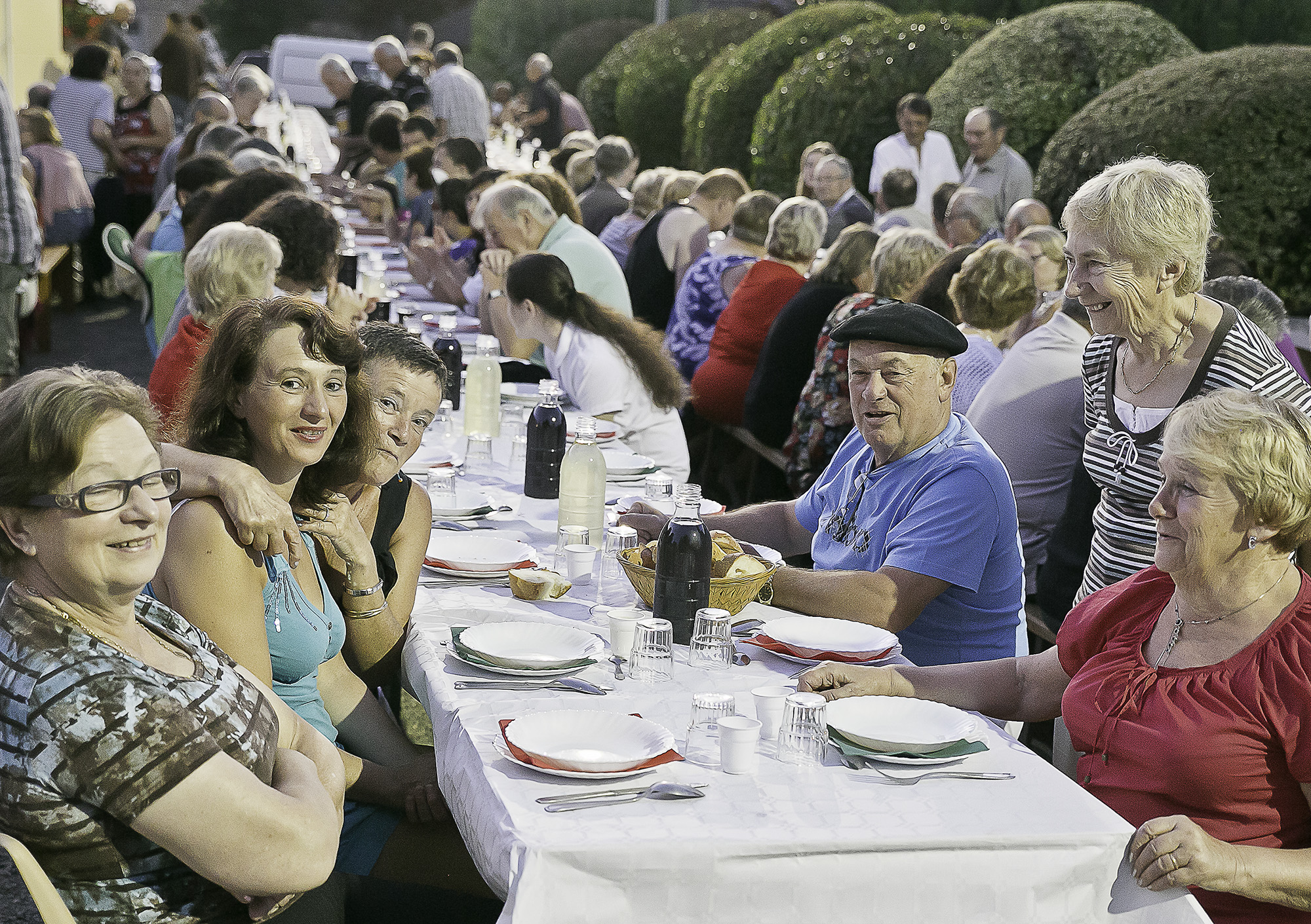 Le repas du samedi soir 1bis 100813.jpg