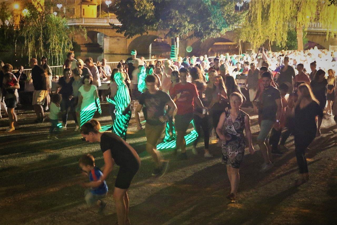 condom danse.jpg