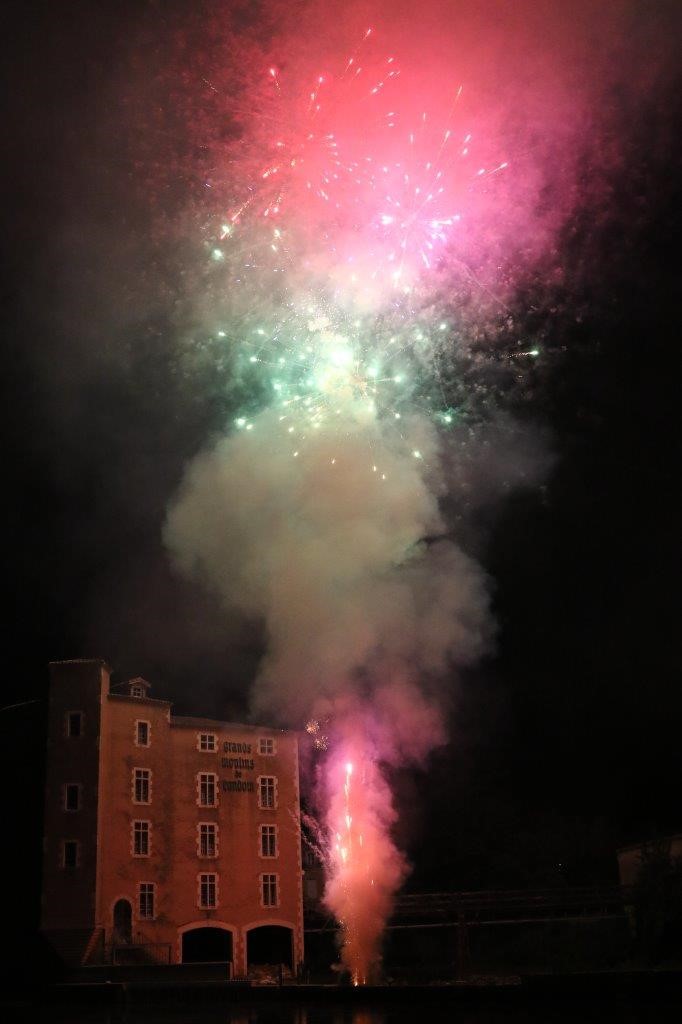 condom - feu artifice.jpg