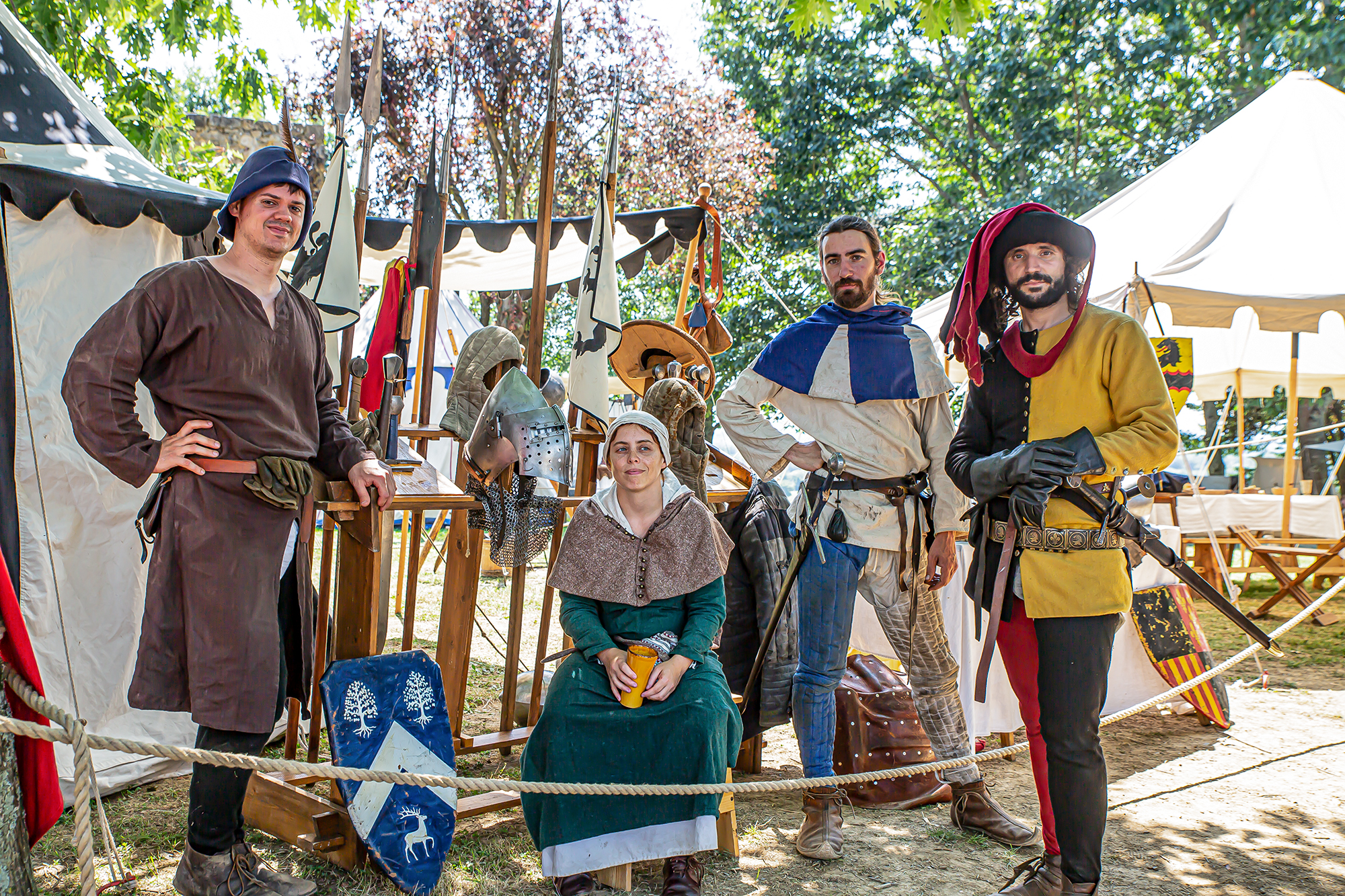 7 Une troupe médiévale 1bis 040819.jpg
