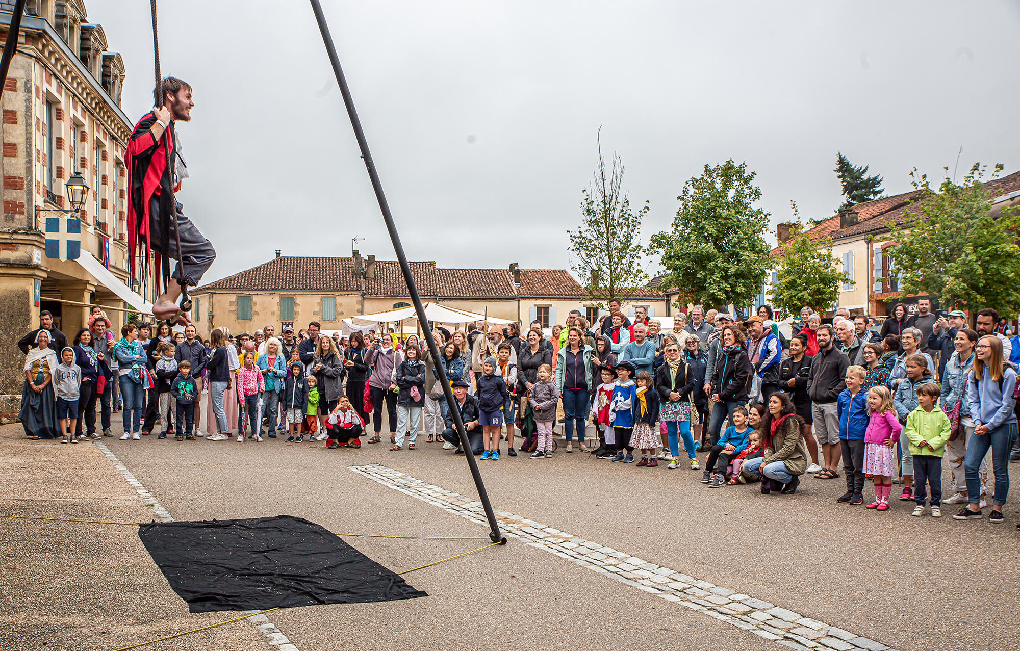 16 3e acrobate 1bis 110819.jpg