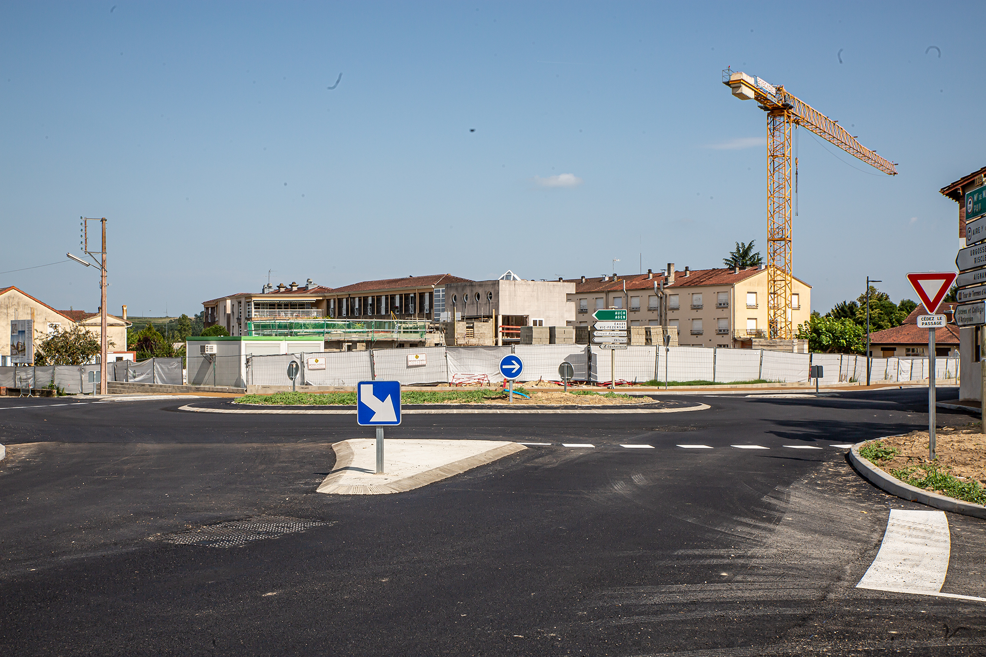 1 Le giratoire vu face à l'hôpital 1bis 310819.jpg