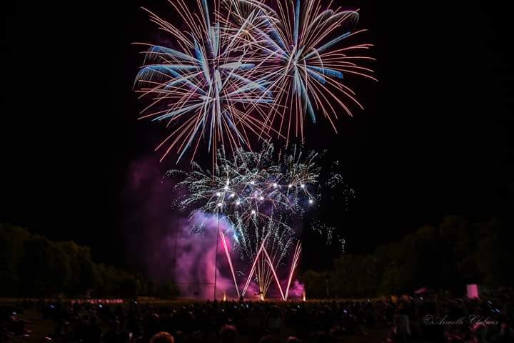 isle noe feu artifice191.jpg