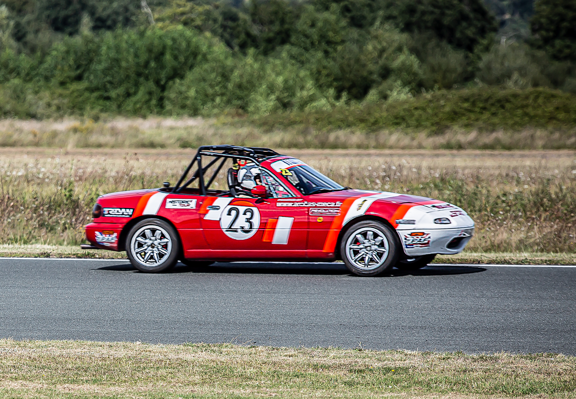17 Roadster course 2 le 23 dans la ligne droite 1bis 080919.jpg