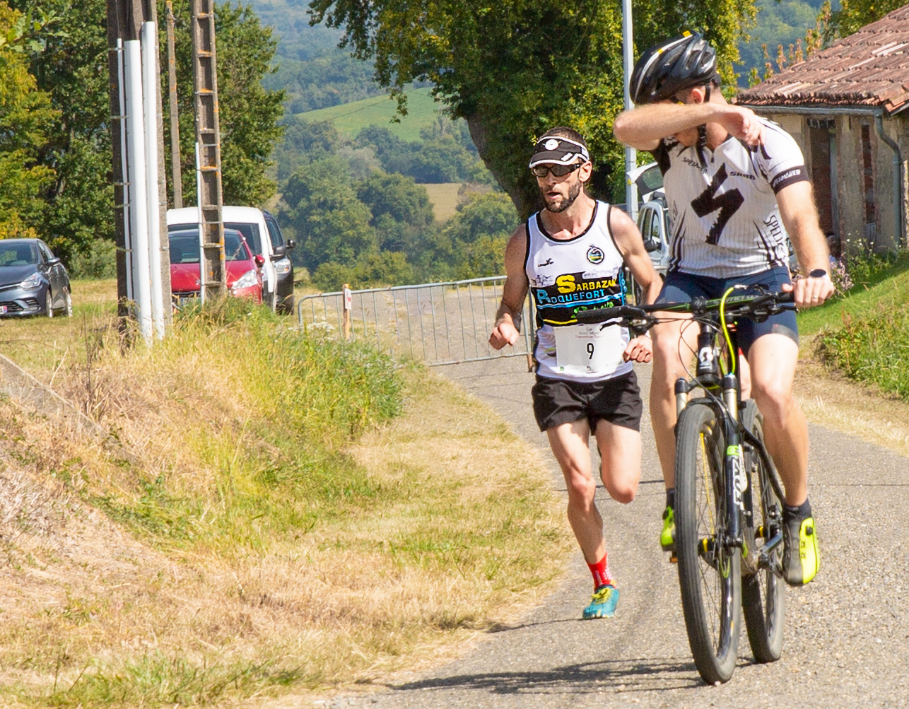 3 James Body en tête du 18 km arrive à Saint-Gô 1bis 140919.jpg