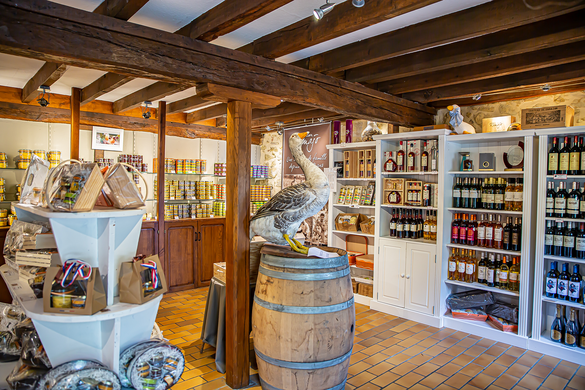 19 La boutique 1bis 240919.jpg