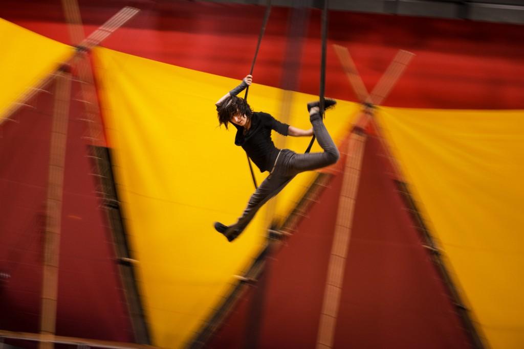 Appuie-toi sur moi - Cie Cirquons Flex @ Romain Philippon.jpg