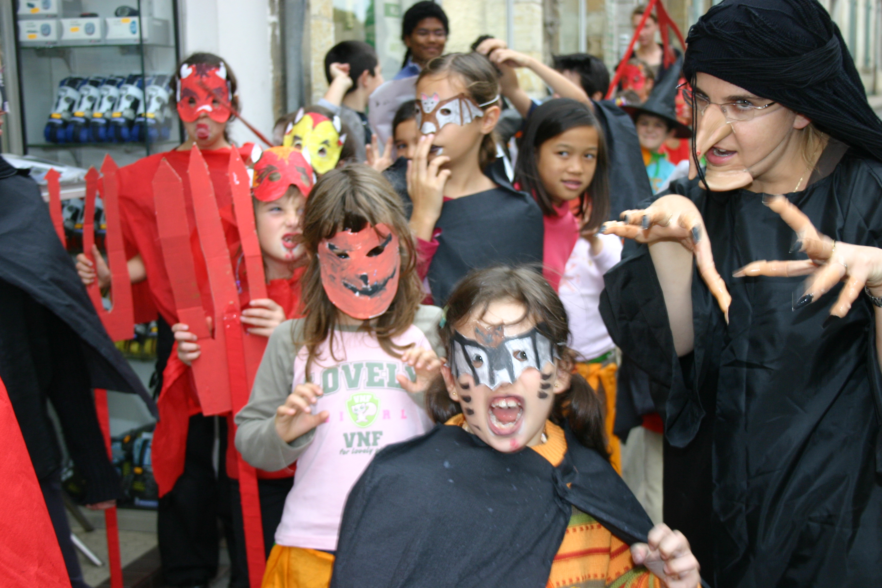 Enfants et sorcières 1 31.10.06.jpg