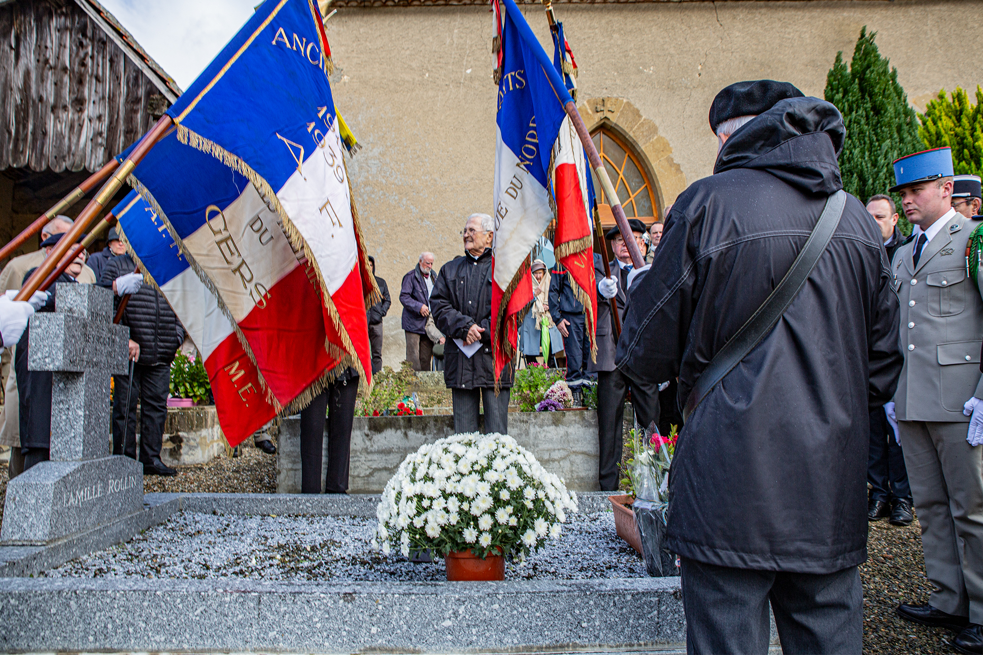 9 Les drapeaux saluent 1bis 031119.jpg