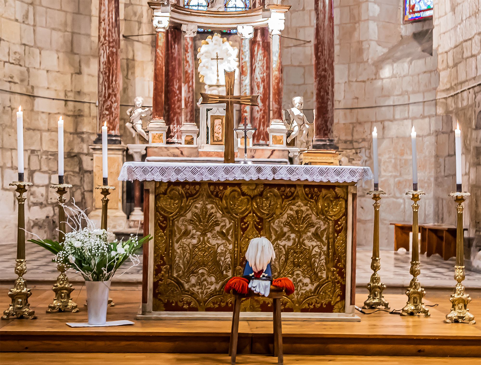 1 L'autel et le casoar et les épaulettes de saint-cyrien 1bis 301119.jpg