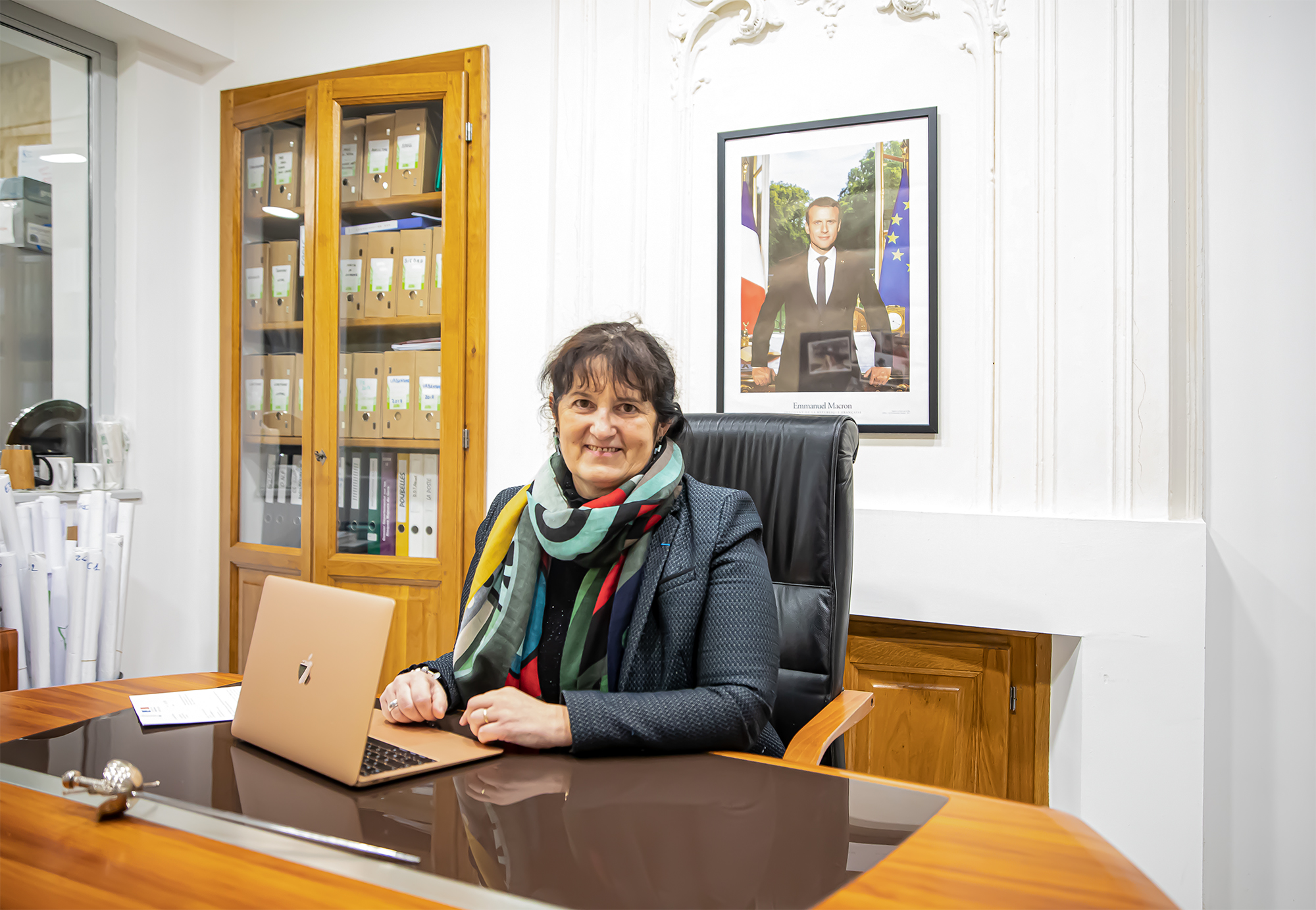 1bis Véronique Thieux-Louit à son bureau 1bis 111219.jpg