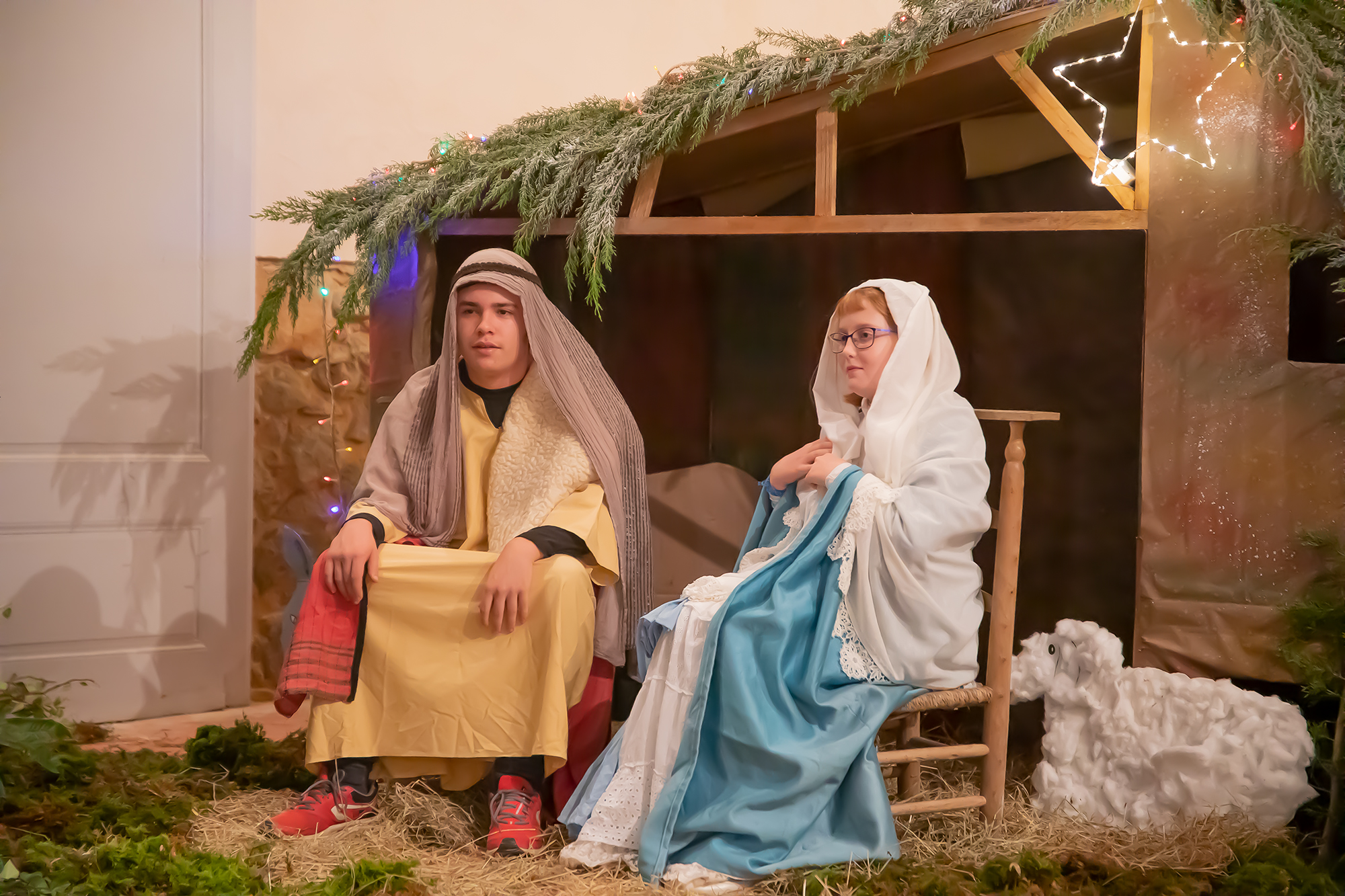6 Marie et Joseph dans la crèche 1bis 191219.jpg