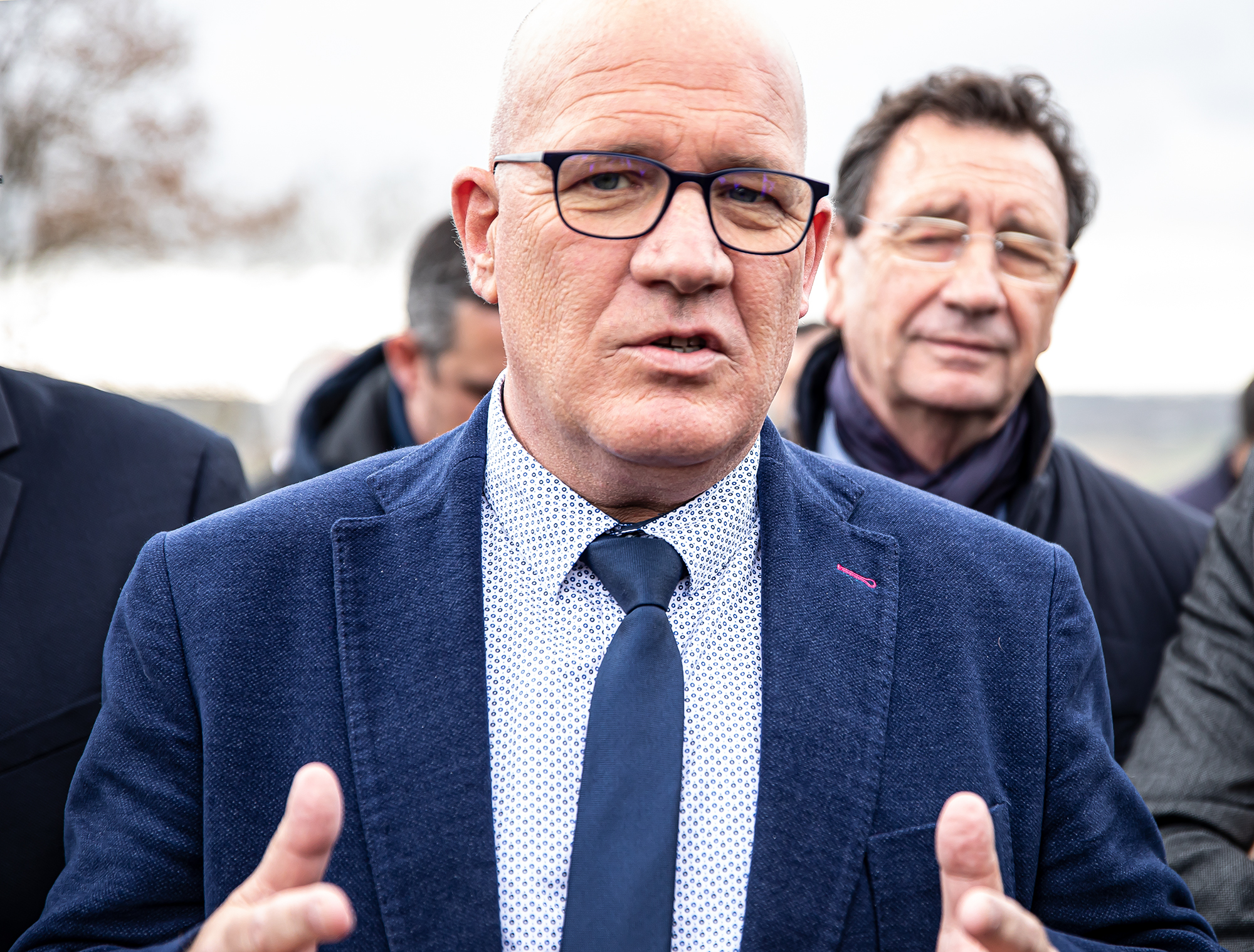 4 Bernard Malabirade devant Raymond Vall 1bis 100120.jpg