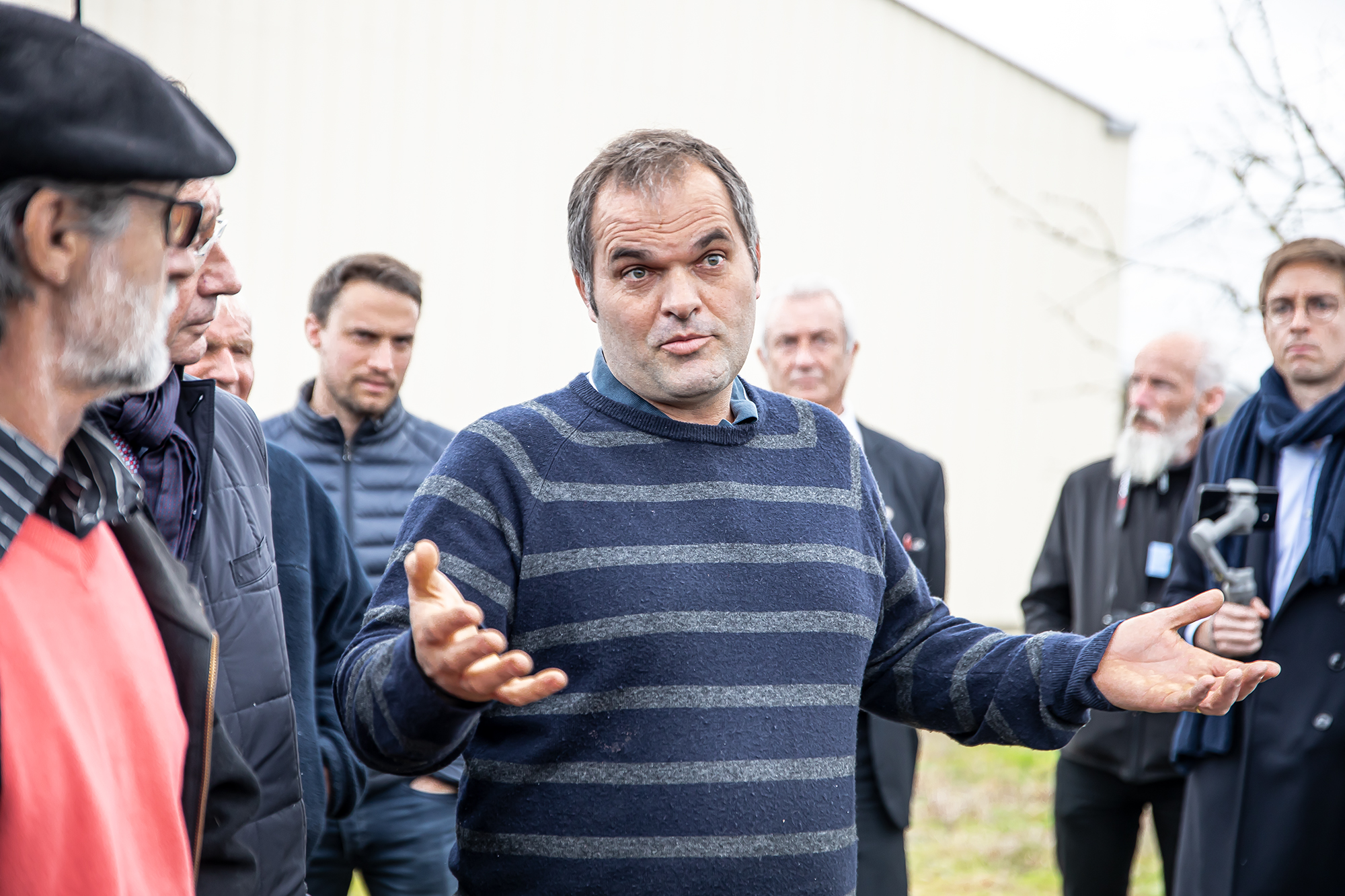 6 Intervention d'un agriculteur à Ricourt 1bis 100120.jpg