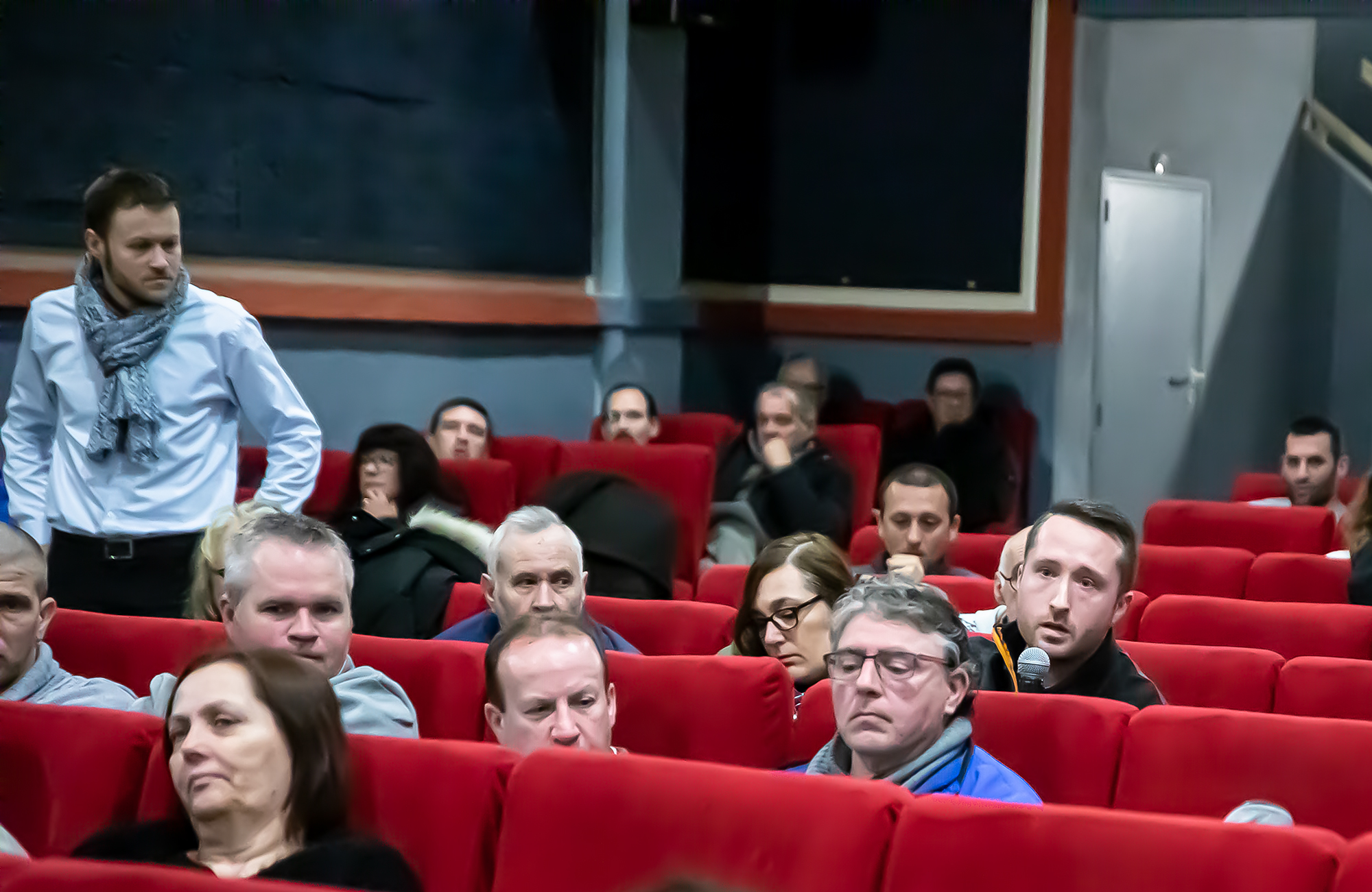 8 Questions dans l'assistance 1bis 190120.jpg