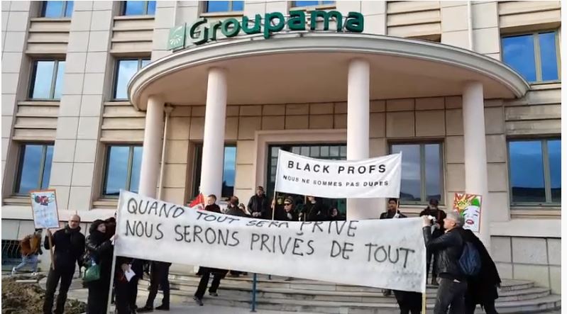 Devant Groupama.JPG