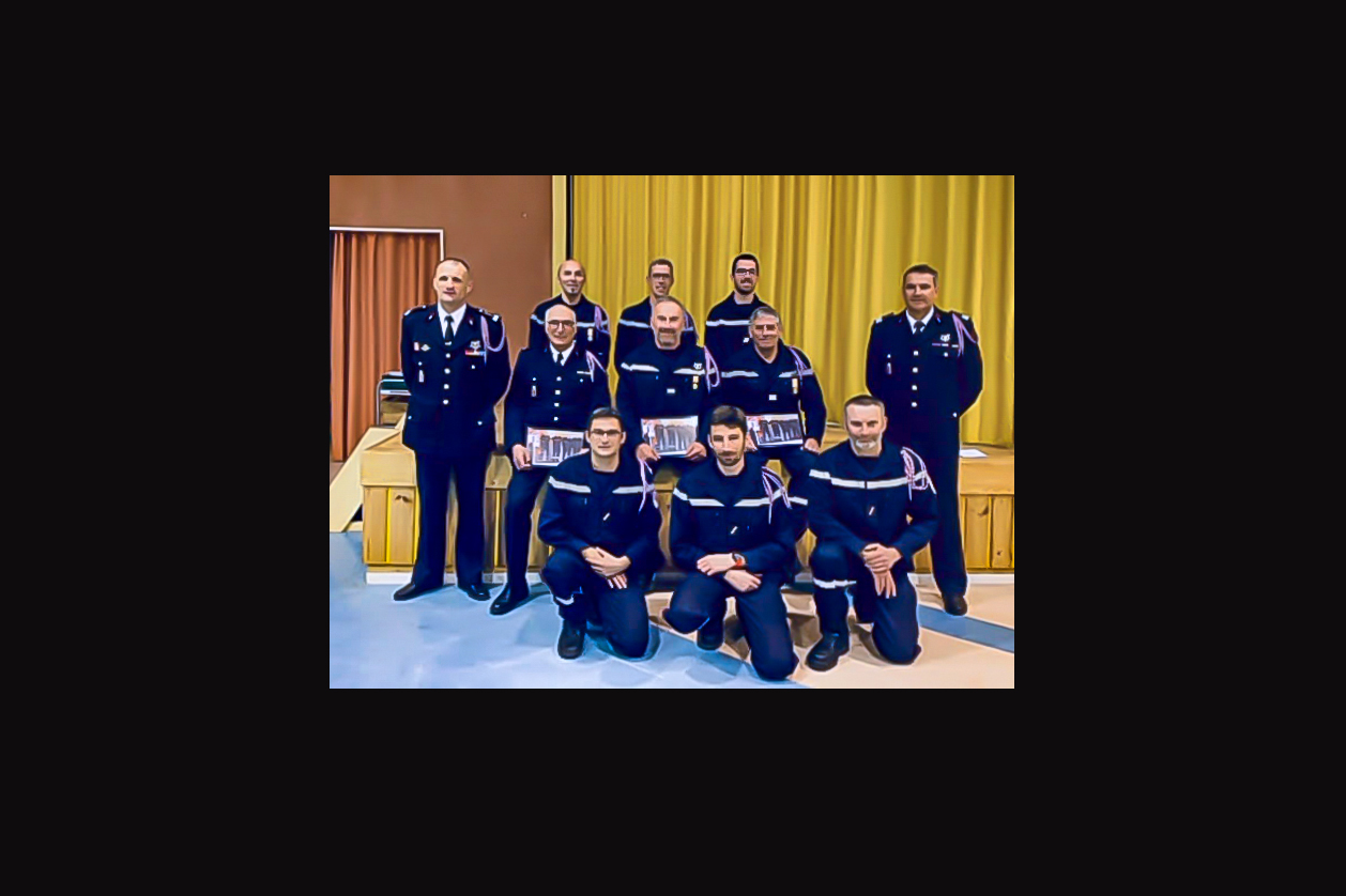 DR1bis Hervé Gaüzère avec les promus et récompensés 1bis 150220.jpg