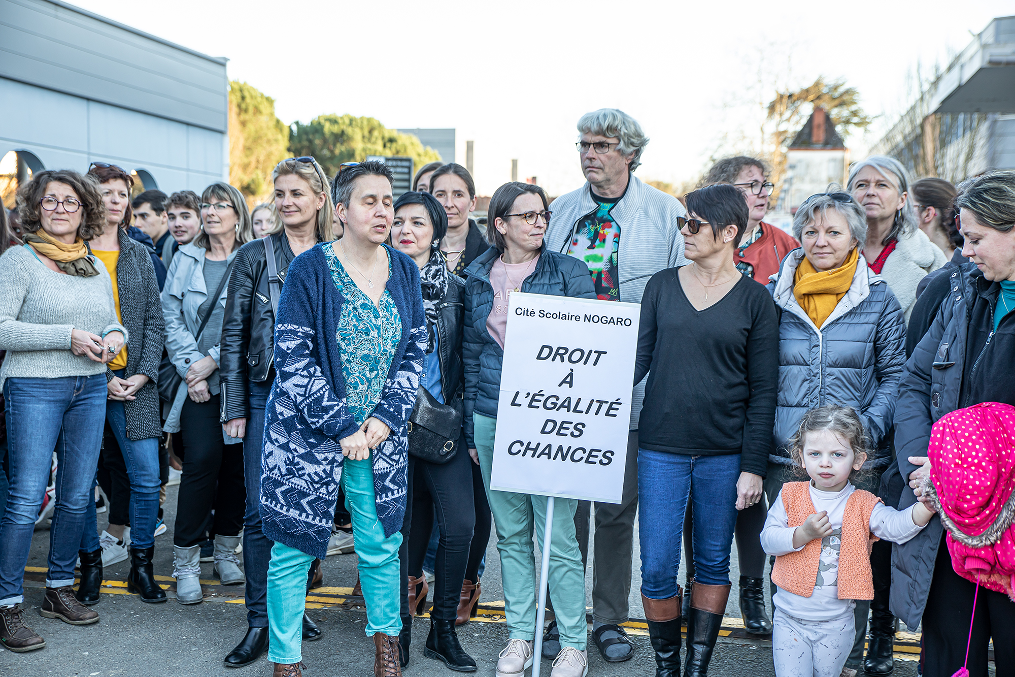 3 Le rassemblement devant la cité scolaire 1bis 240220.jpg