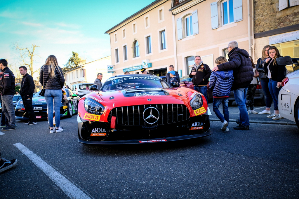 5 DR Parade dans Nogaro.jpg