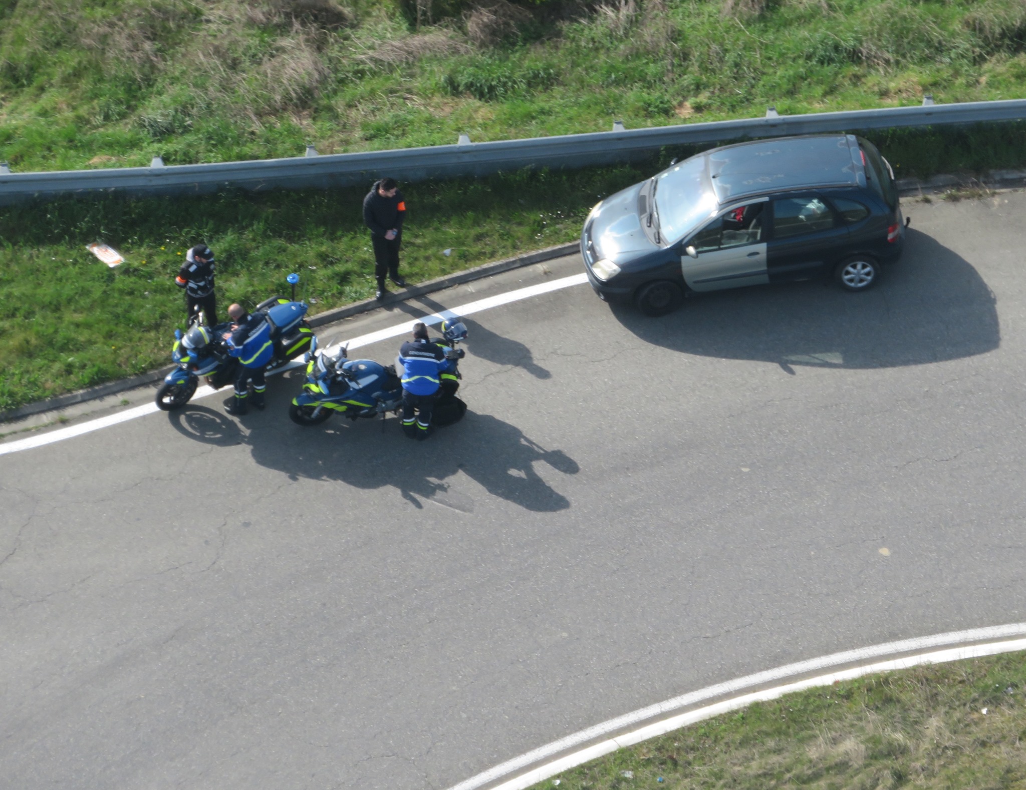 gendarme coronavirus 2.jpg