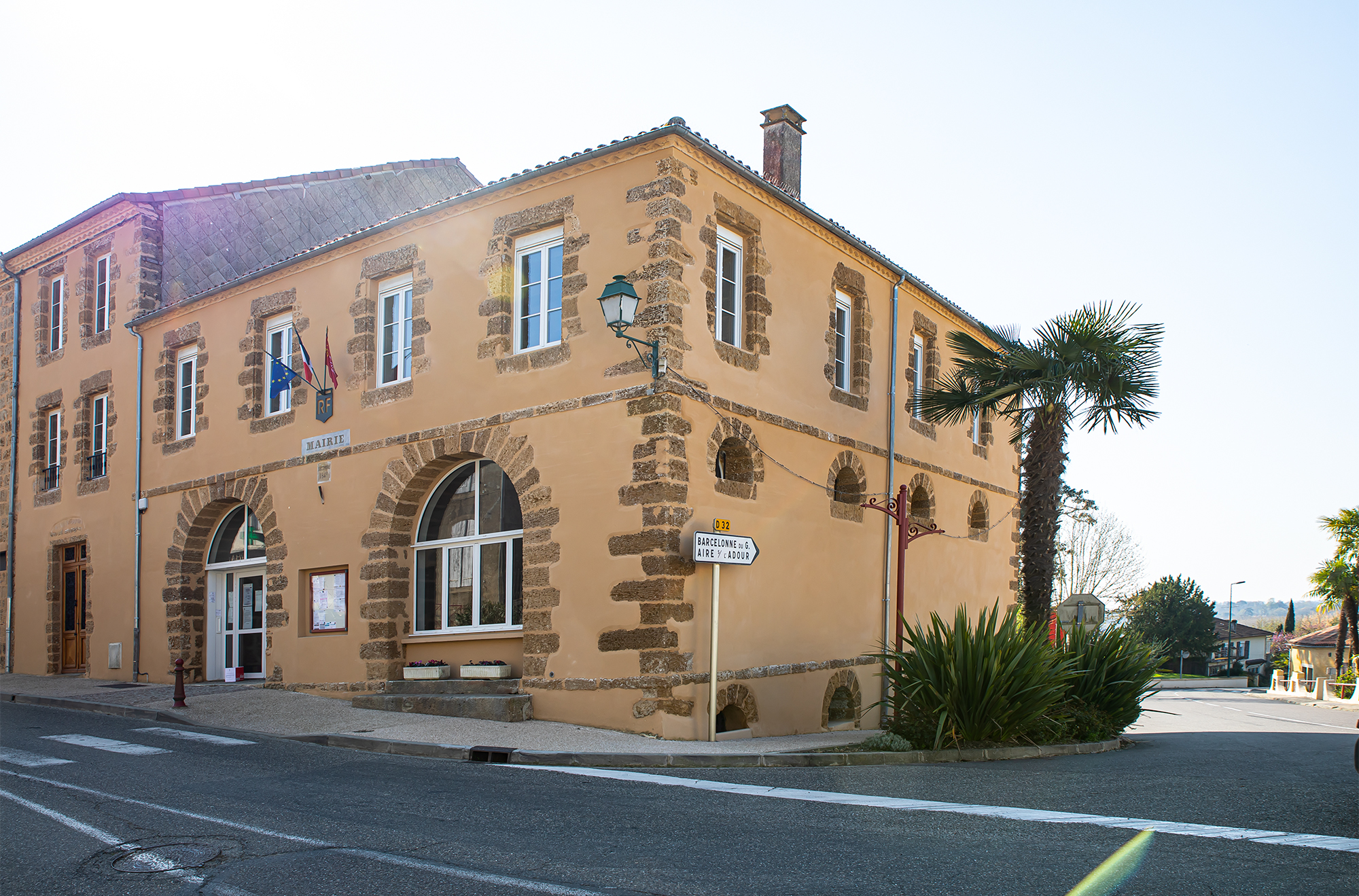 1 Mairie du Houga 1bis 260320.jpg