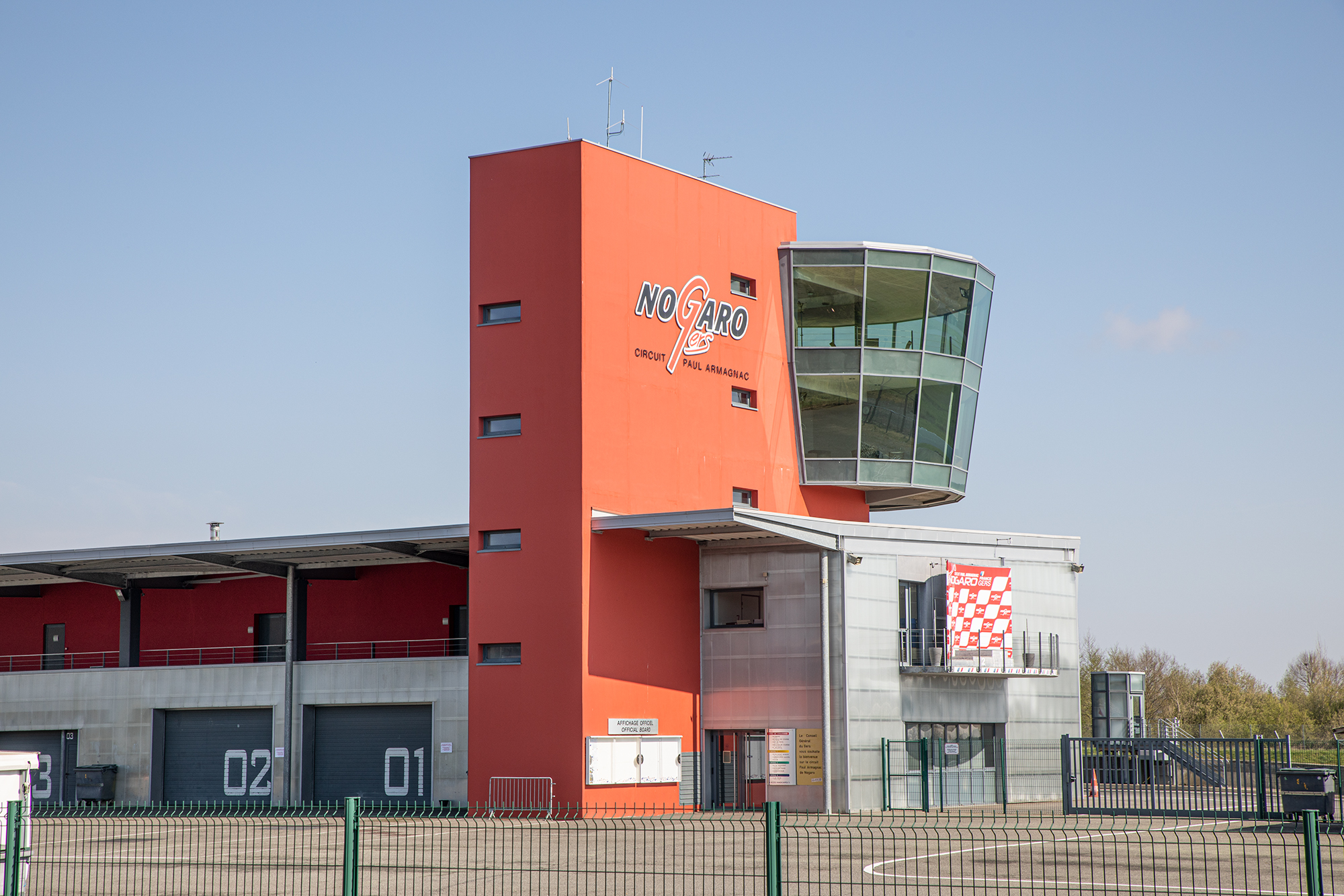 1 La tour du circuit 1bis 270320.jpg