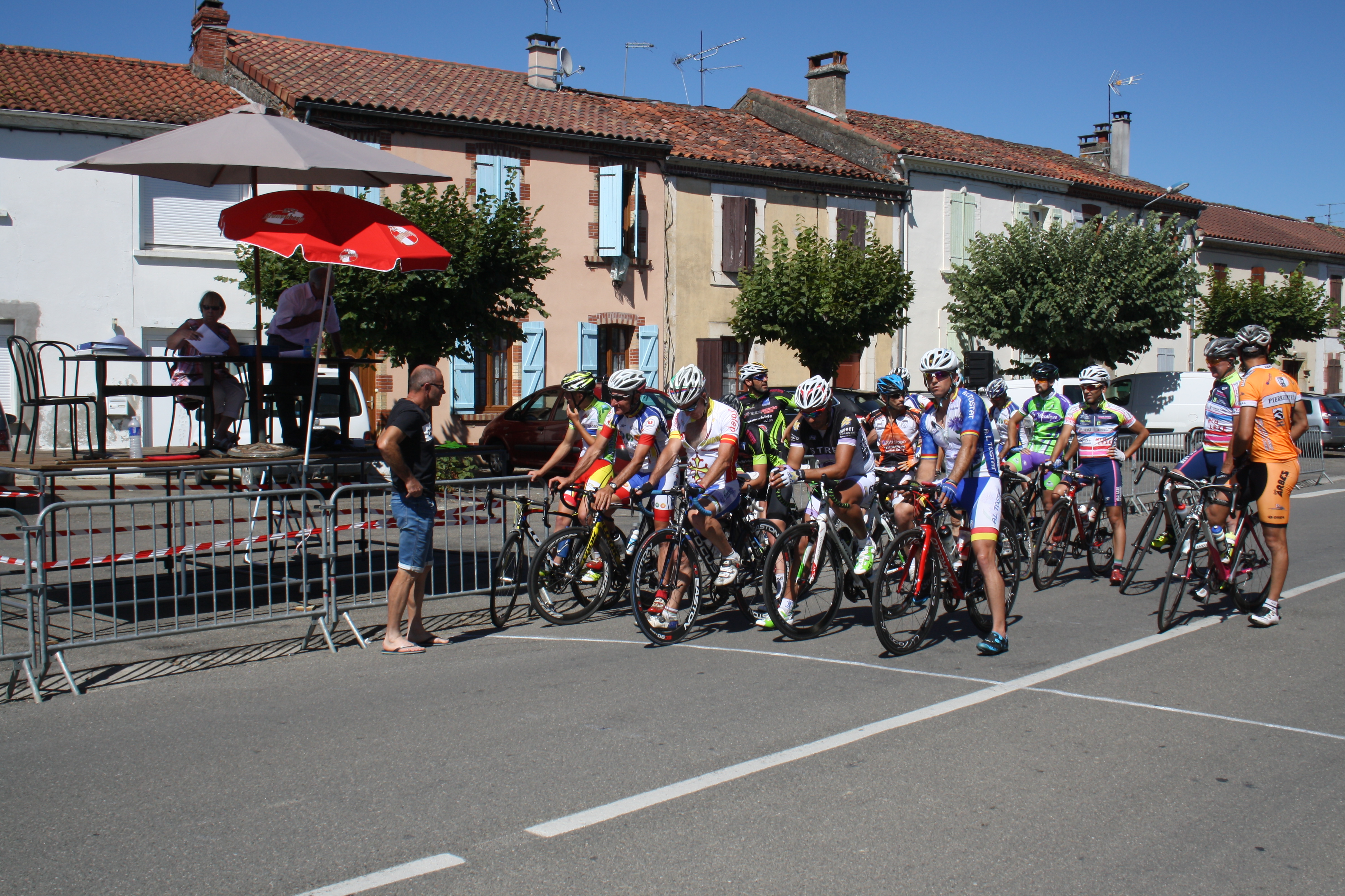 RISCLE PRIX CYCLISTE DES FETES 2016 005.JPG