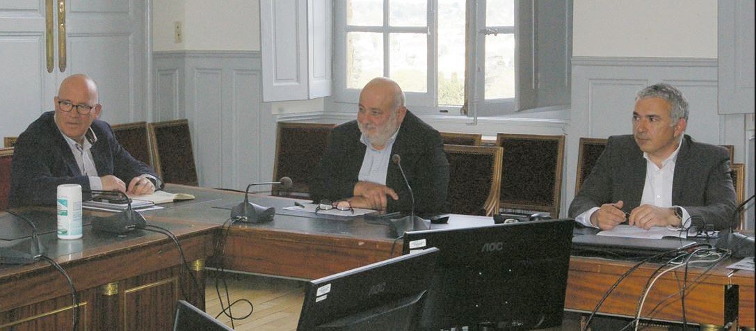 Les 3 présidents des chambres consulaires.JPG