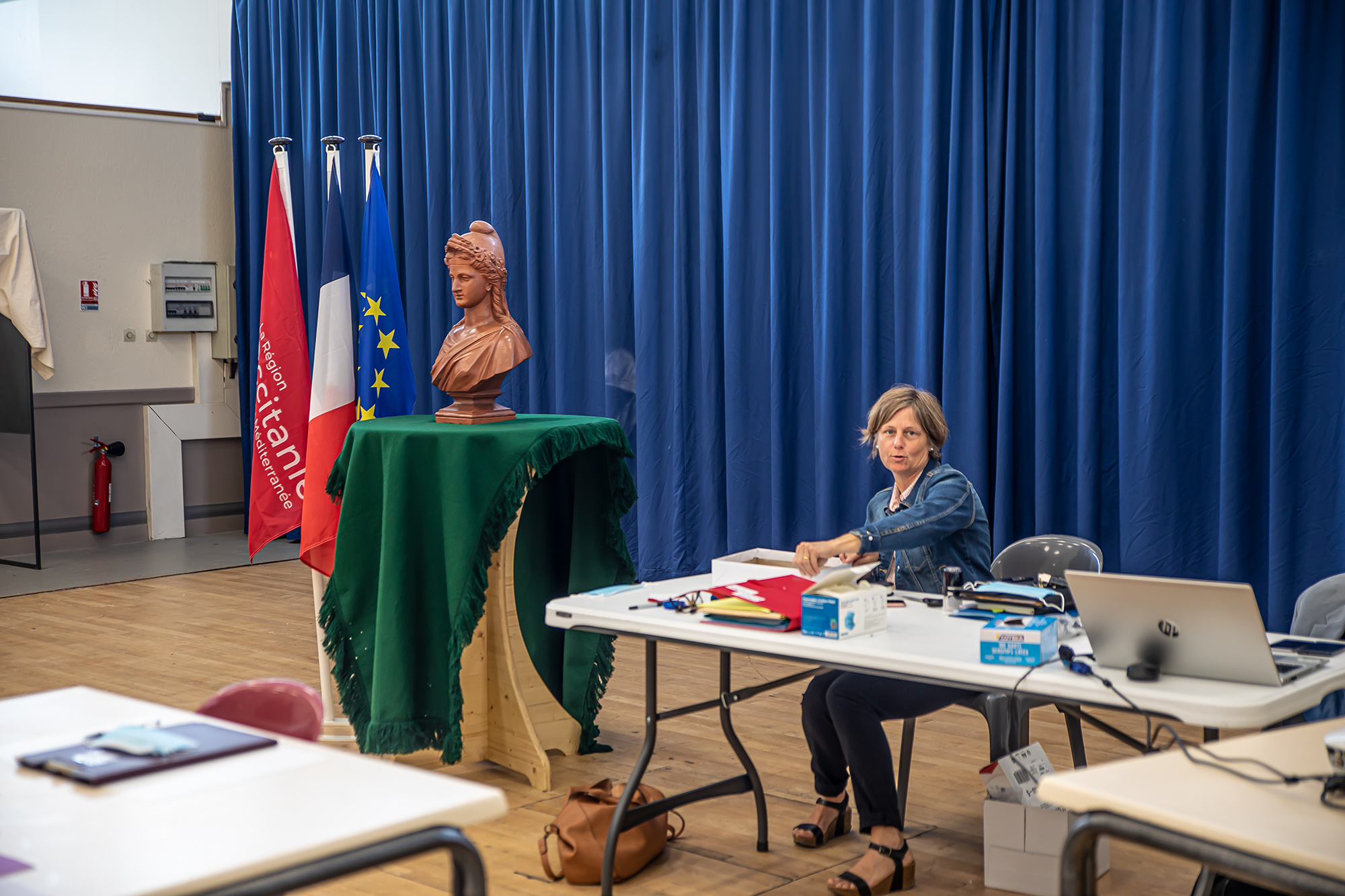 1 Nathalie Duclos a préparé la salle 1bis 240520.jpg