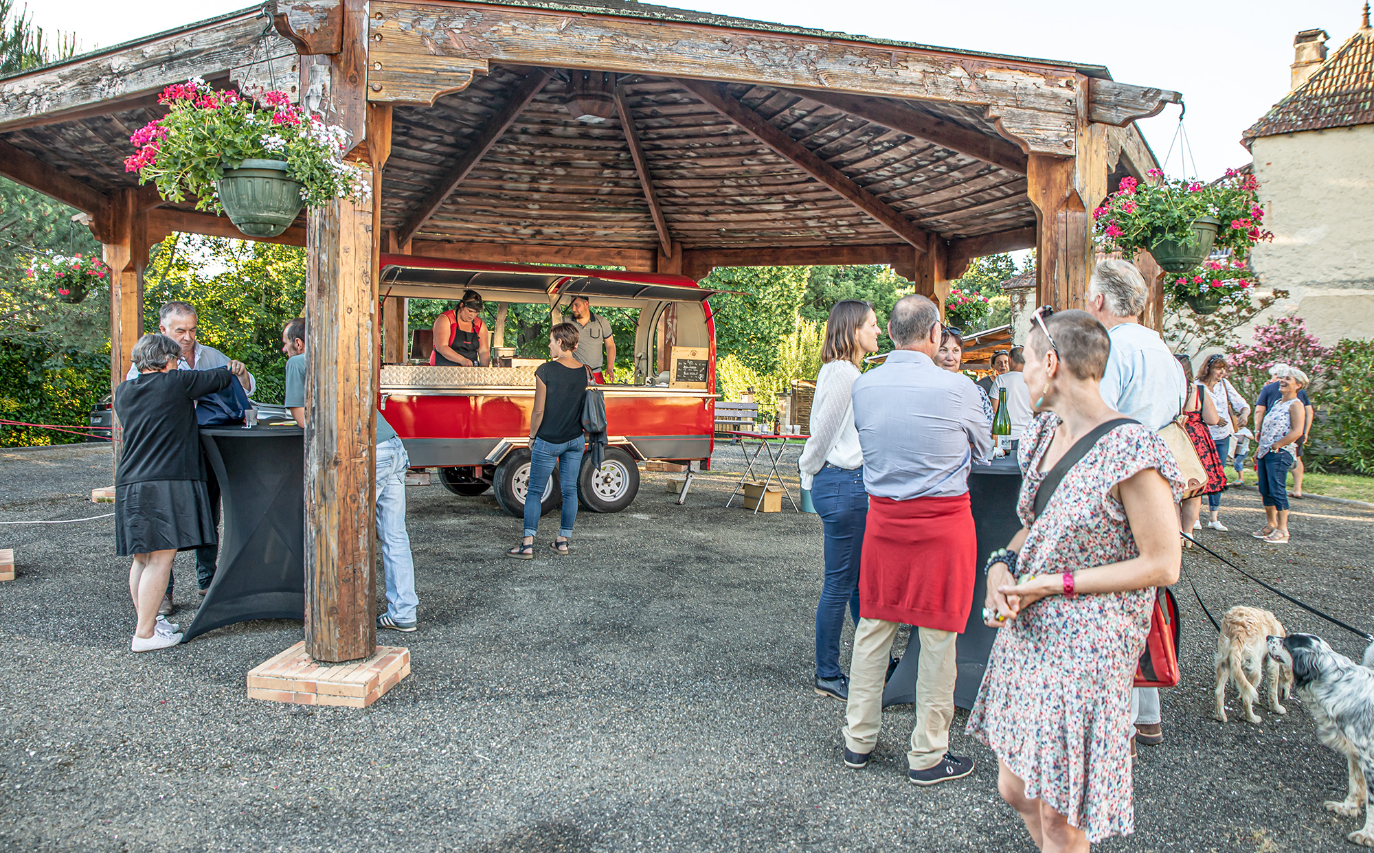 1 Repas devant la mairie 1bis 250520.jpg