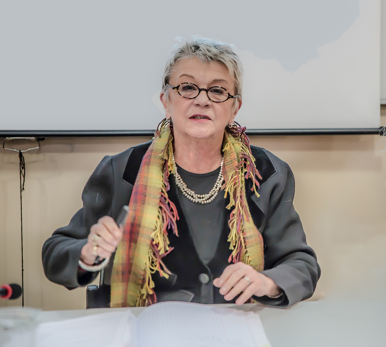 Elisabeth Dupuy-Mitterrand et Anne-Marie Saint-Pé 1bis 111217.jpg