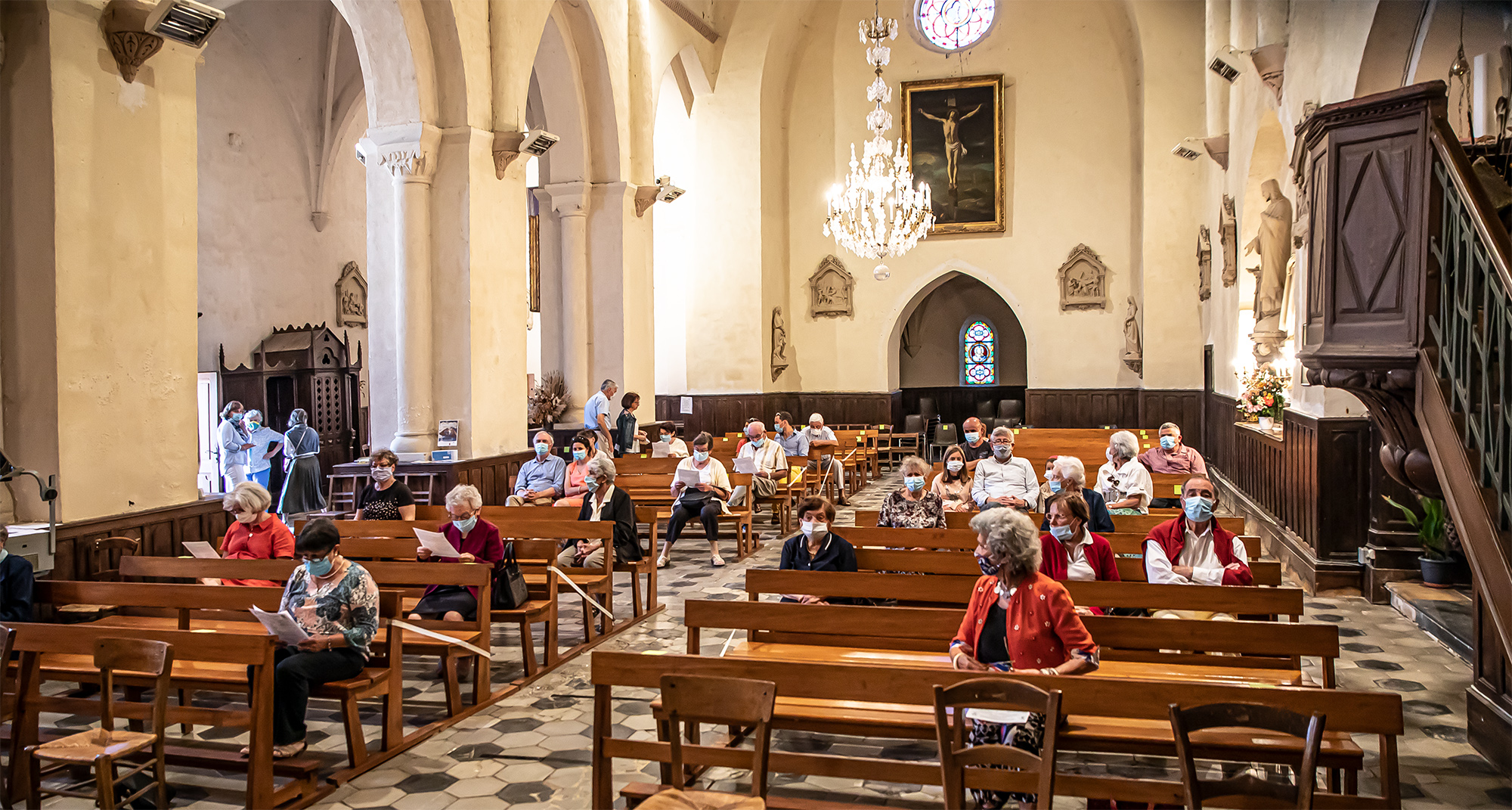 3 L'église d'Aignan  lors de la messe de la Pentecôte 1bis 310520.jpg