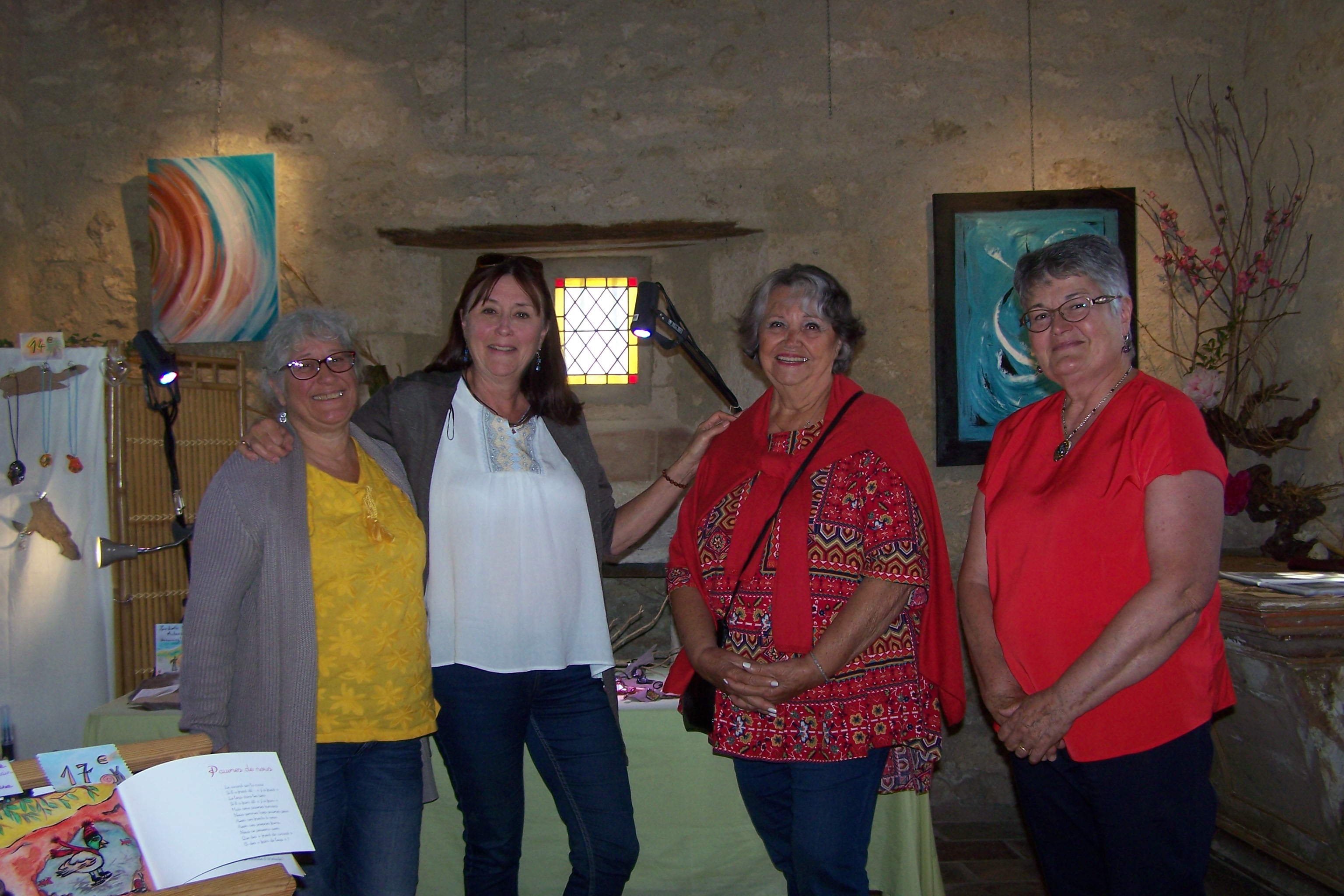 Expo chapelle Sarrant Philomène et autres 004.JPG