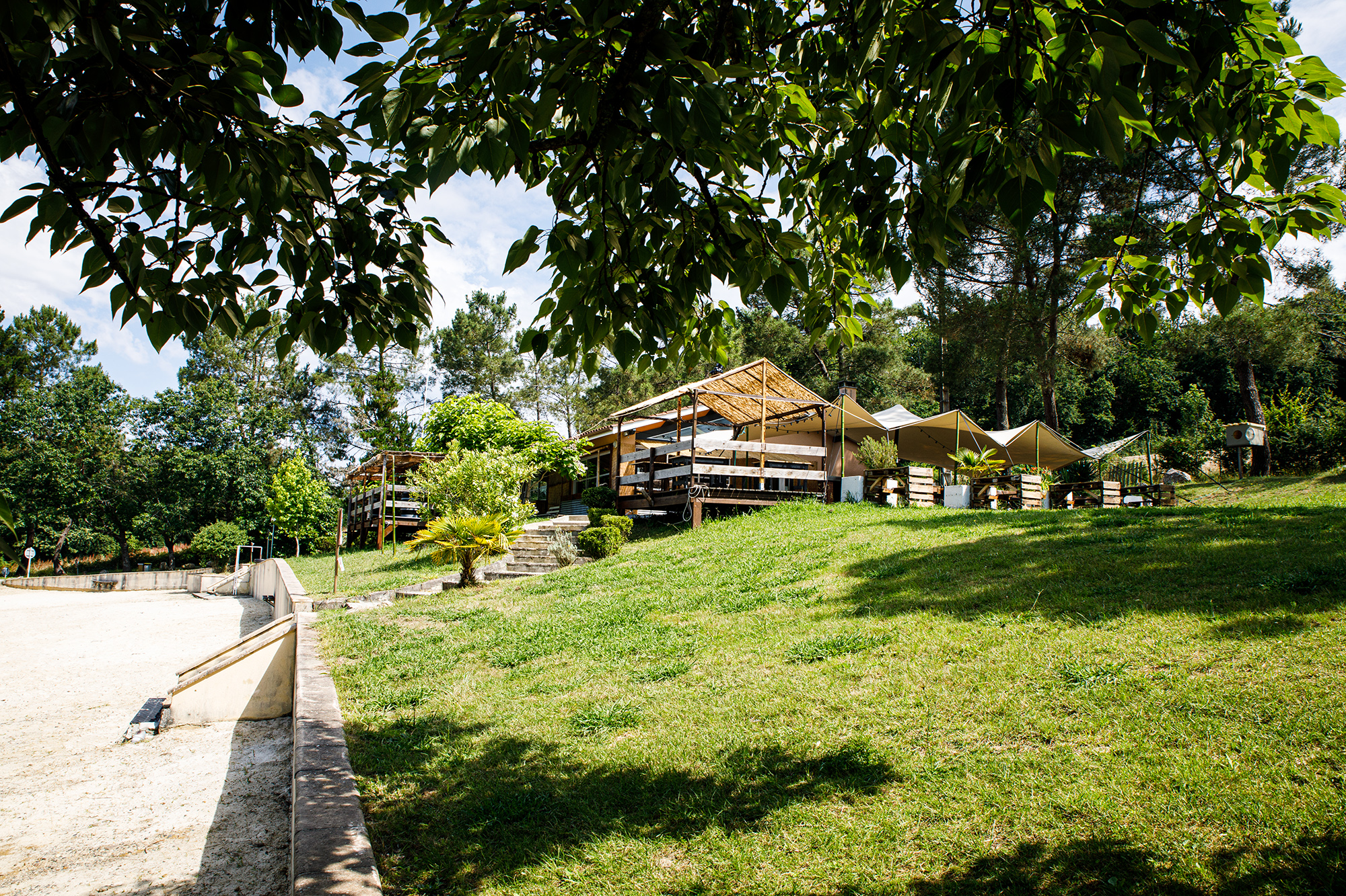 2 La guinguette au bord du lac d'Aignan 1bis 190620.jpg