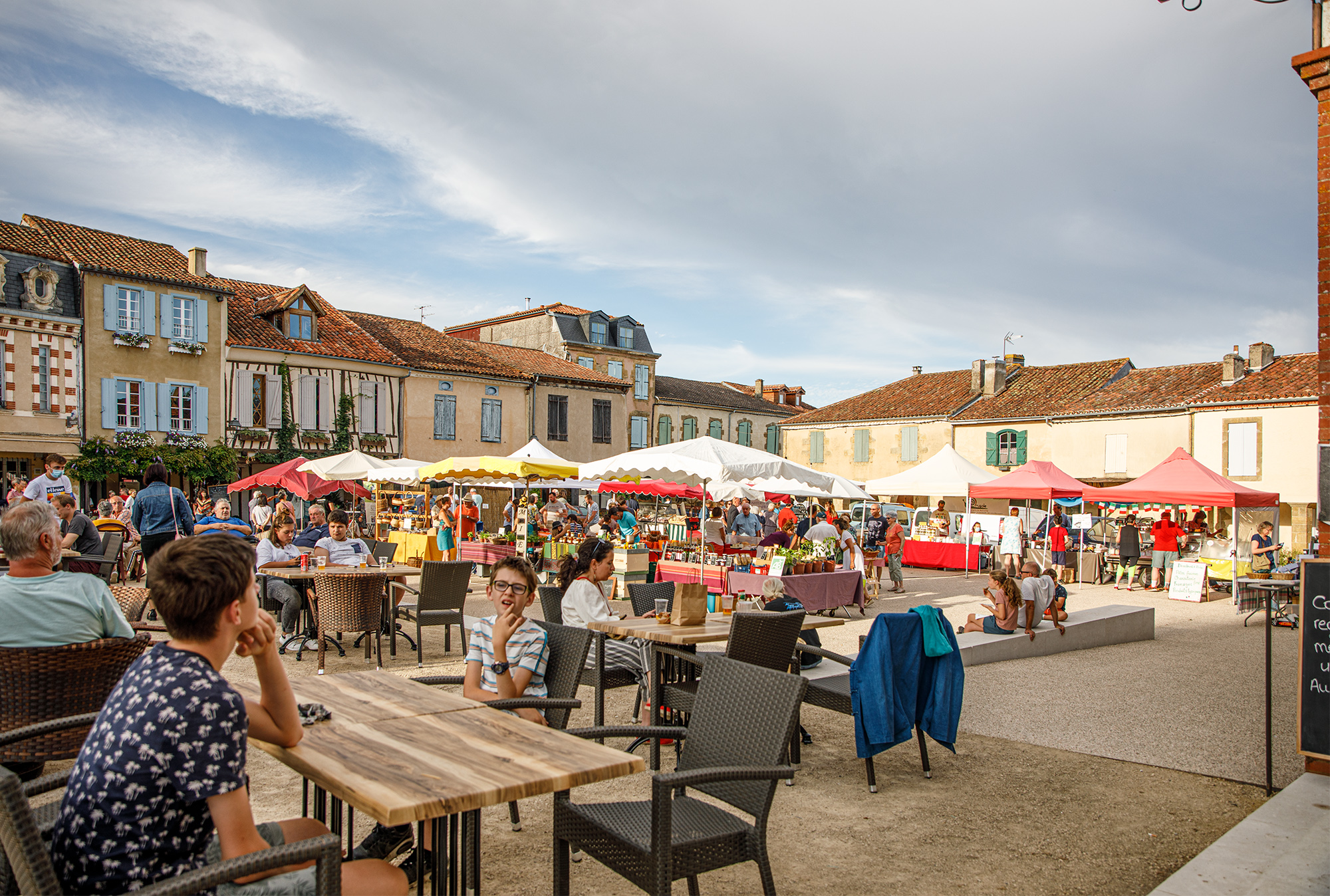 4 Le marché du mardi soir 070720 1bis.jpg