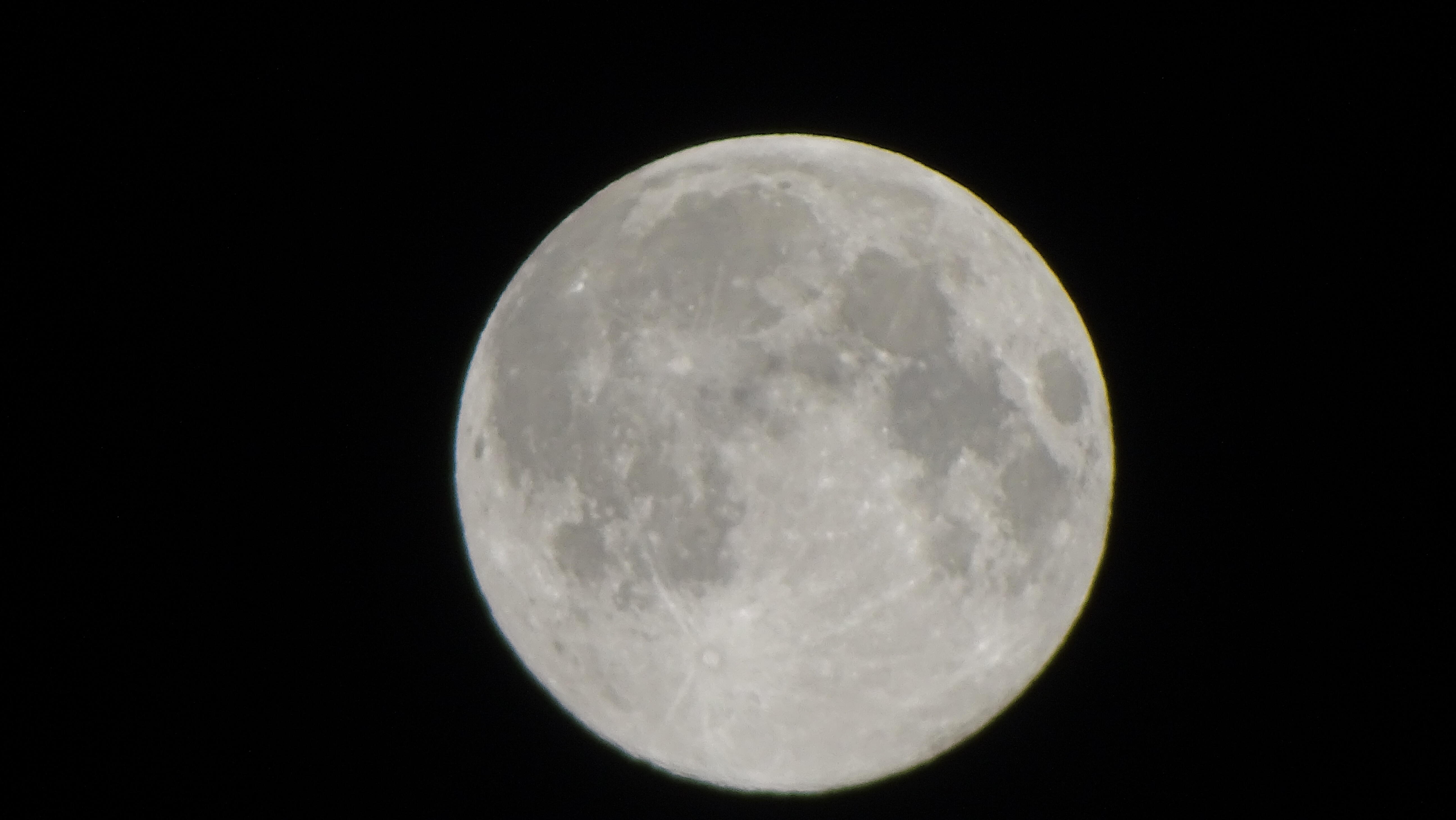 lune-ouest_optimized.jpg