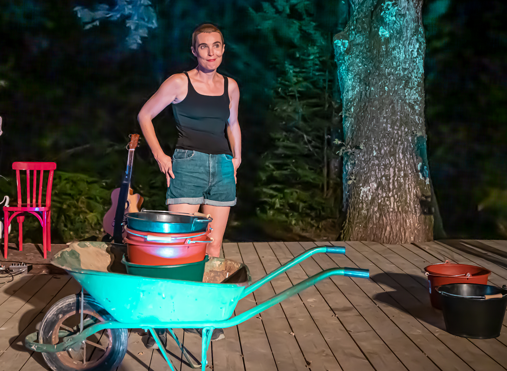 16 Jeanne réusit à la ferme sa tenue déplaît 1bis 080820.jpg