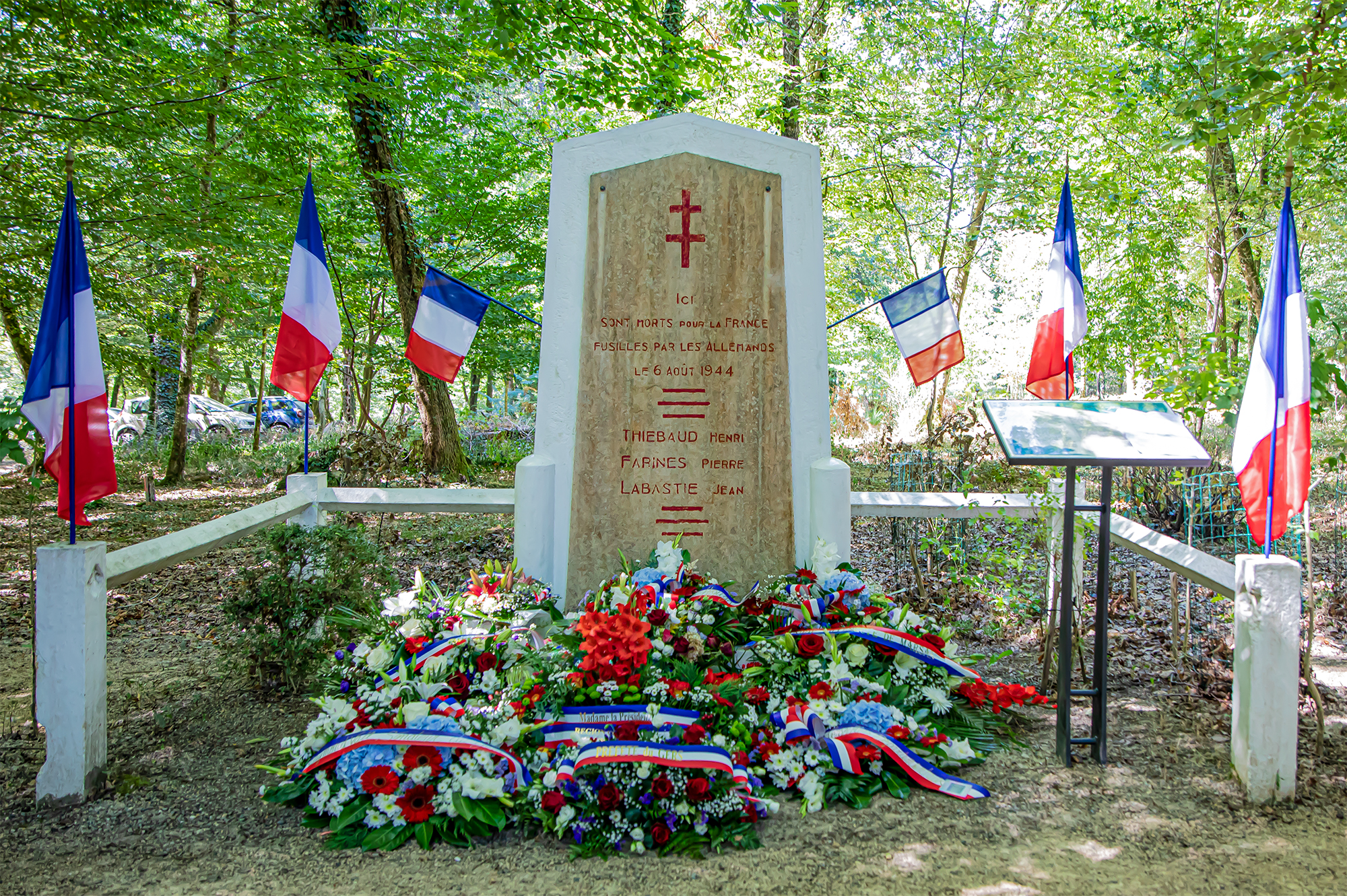 13 La stèle de Bascaules avec les gerbes1bis 060820.jpg
