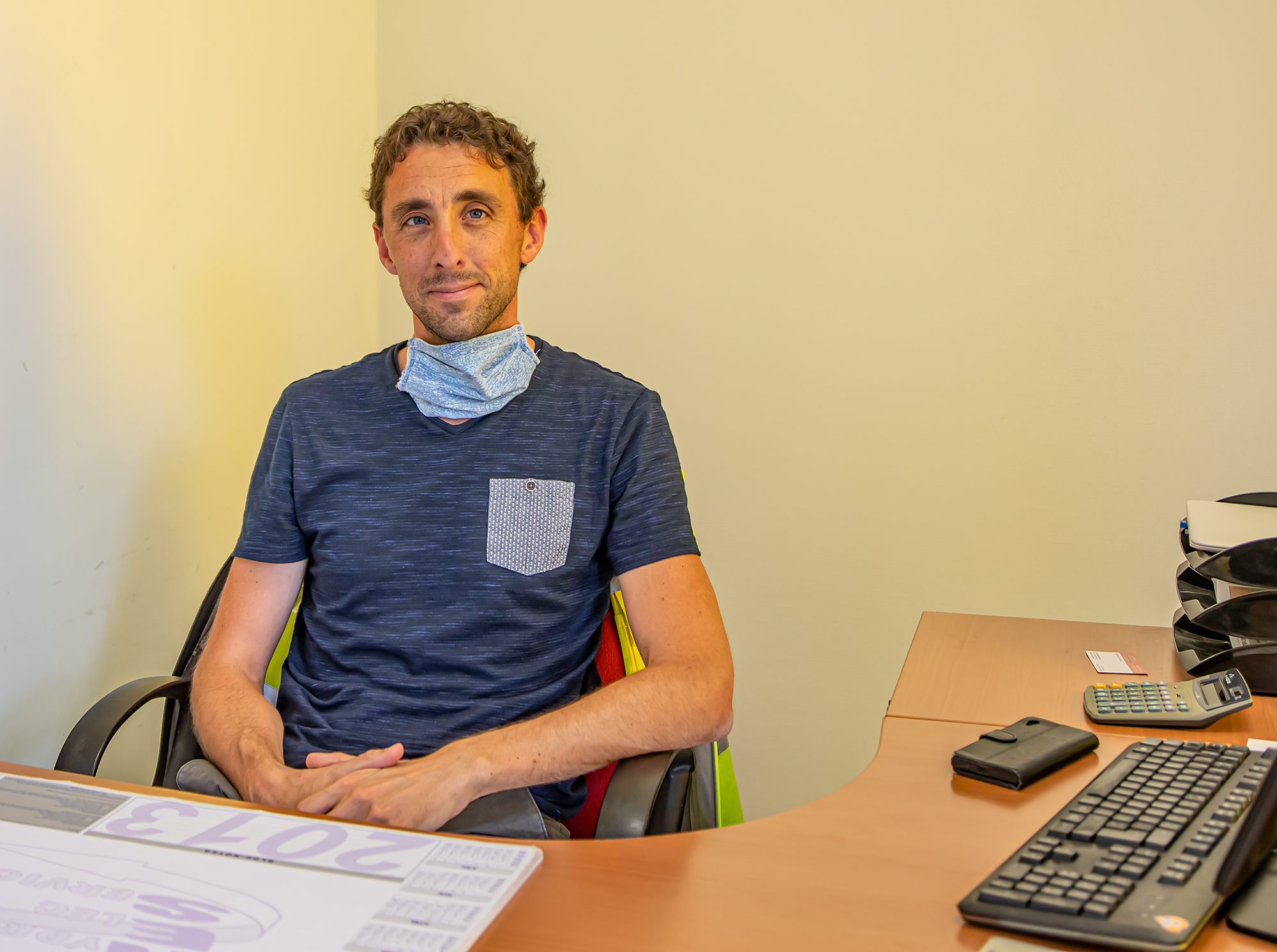1 Eric Gleyze à son bureau 1bis 120820.jpg