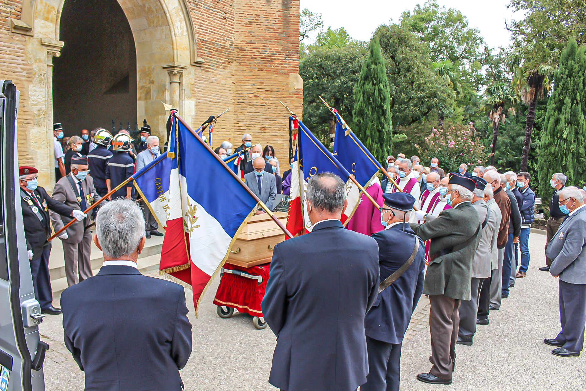 9 DR Hommage des drapeaux 180920.JPG