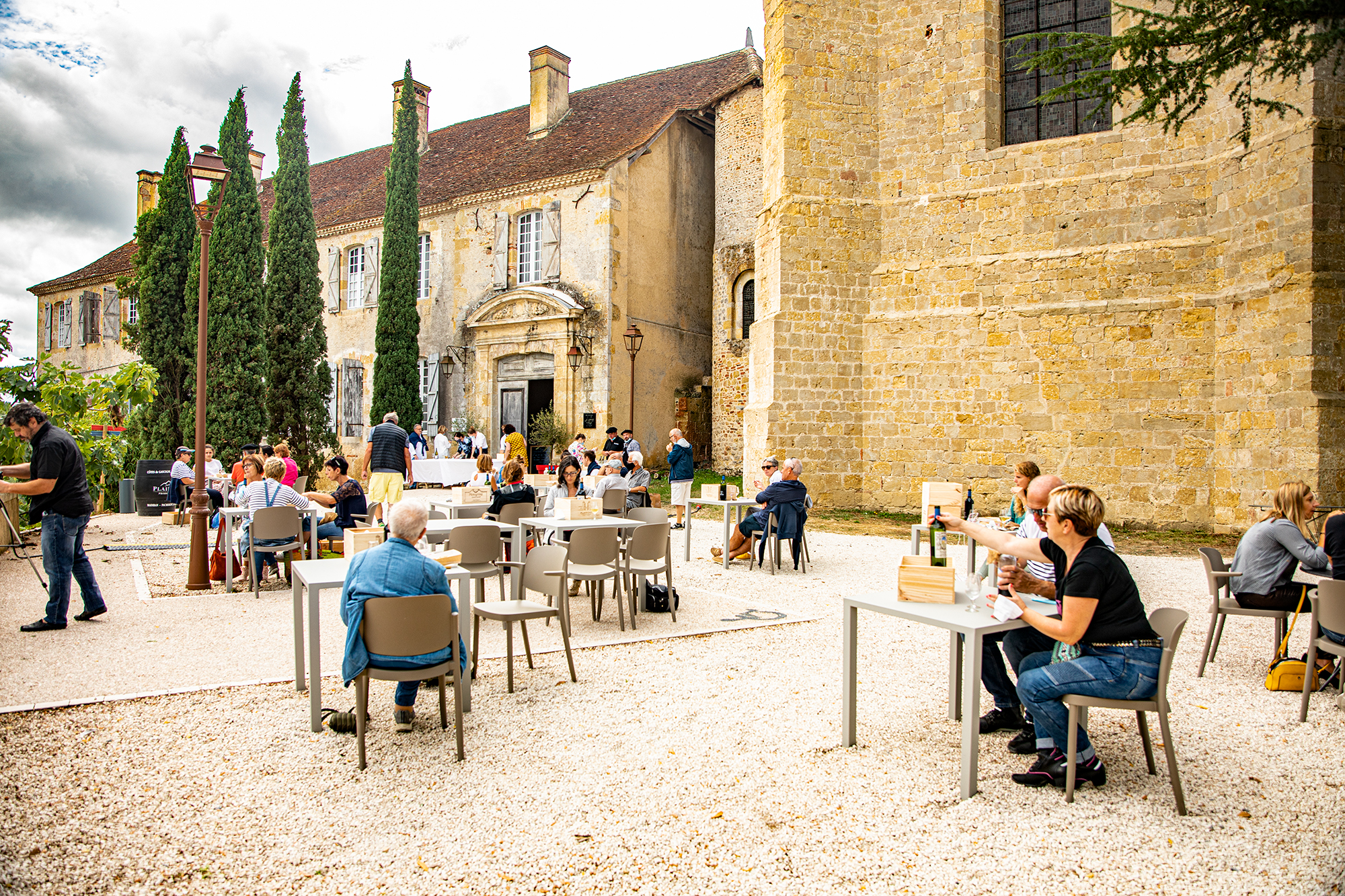 13 Pique-nique devant le Monastère 1bis 200920.jpg