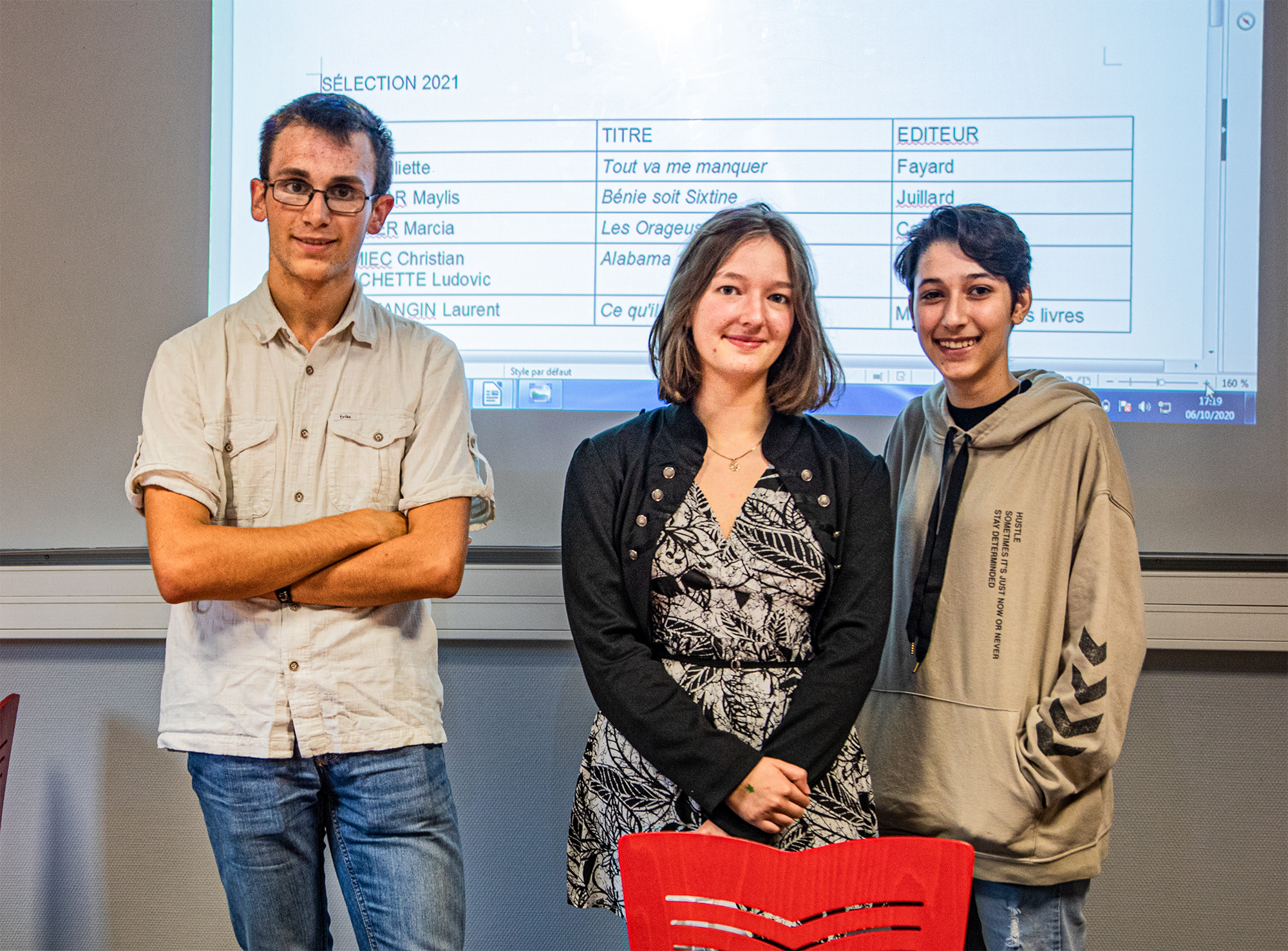 3 le Bureau Neven Charrier Celya Kindts et Lili Saint-Jean 1bis 061020.jpg