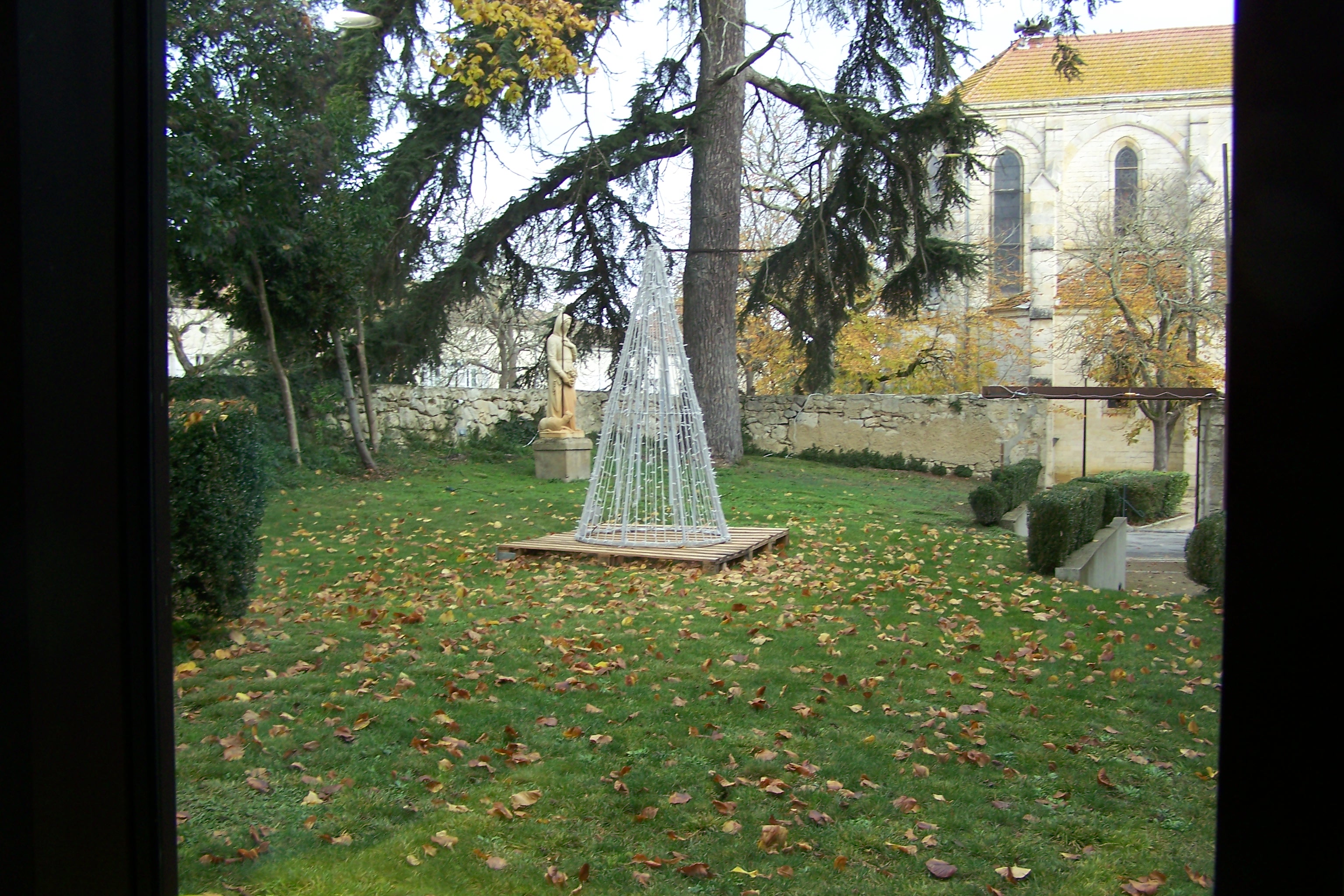 photo de la médiathèque de Saint-Clar 009.JPG