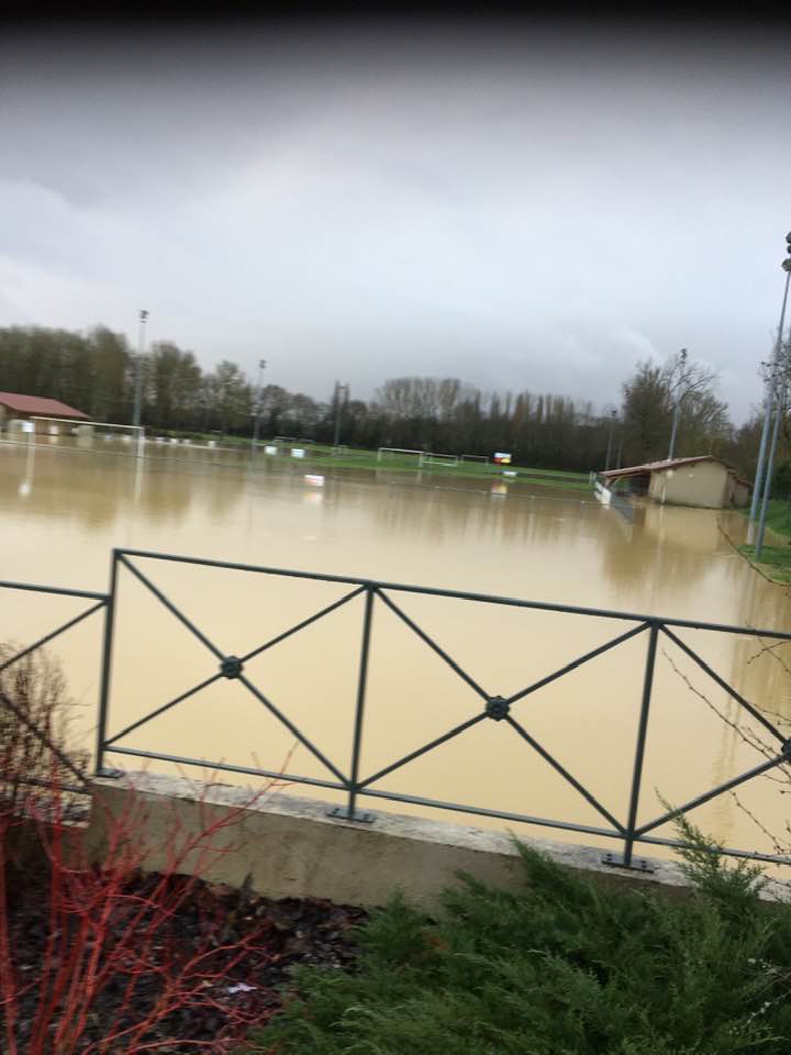 stade pluie.jpg