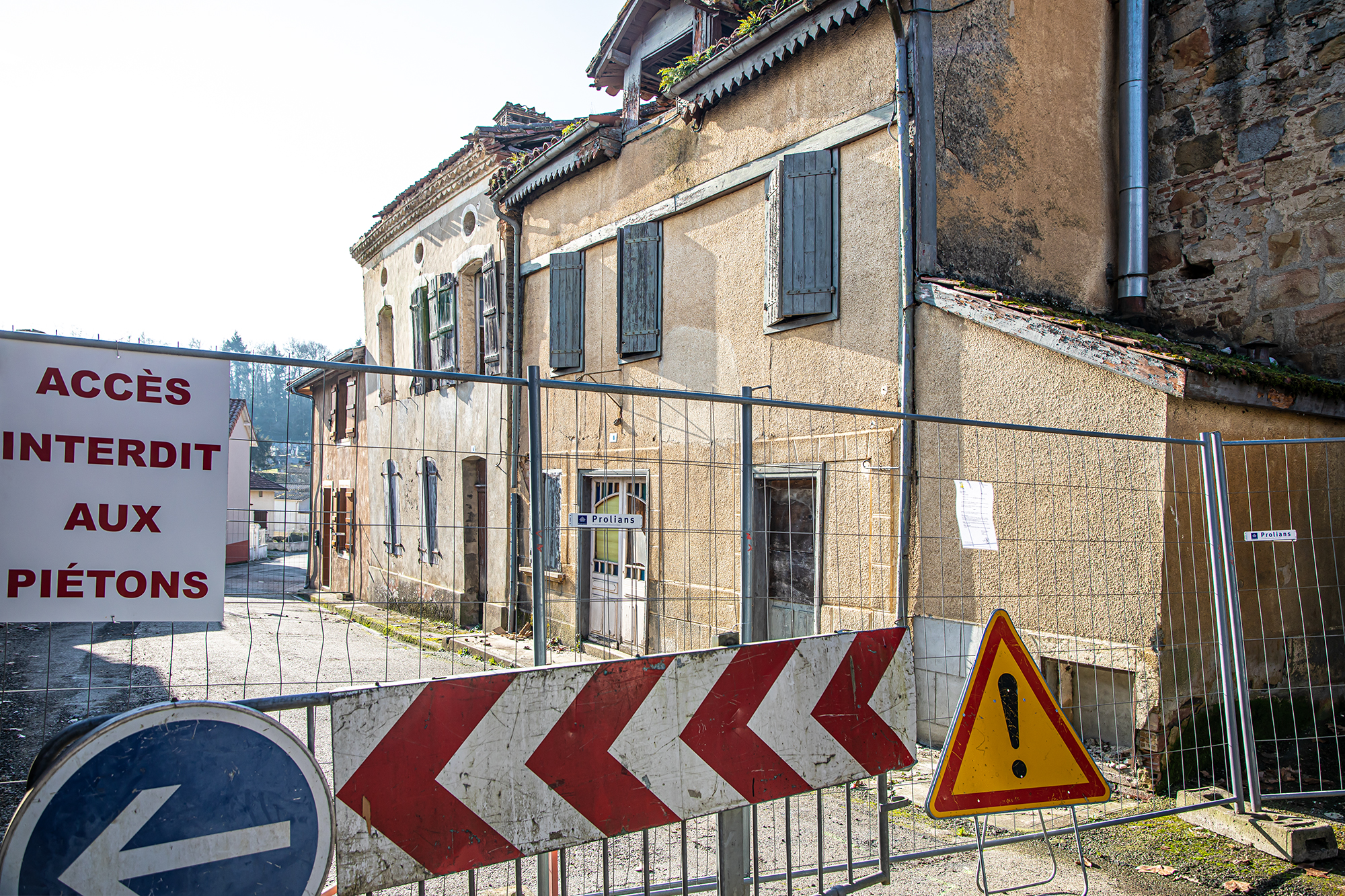 2 Côté rue Nationale barrières 1bis 100101.jpg