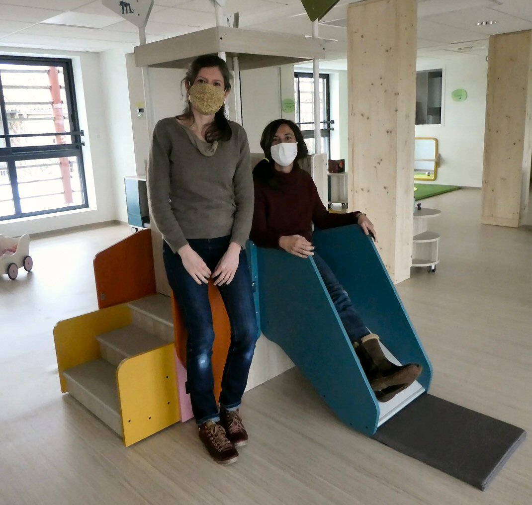 202101111930494YWl Camille et Emmanuelle gèrent la structure.jpg