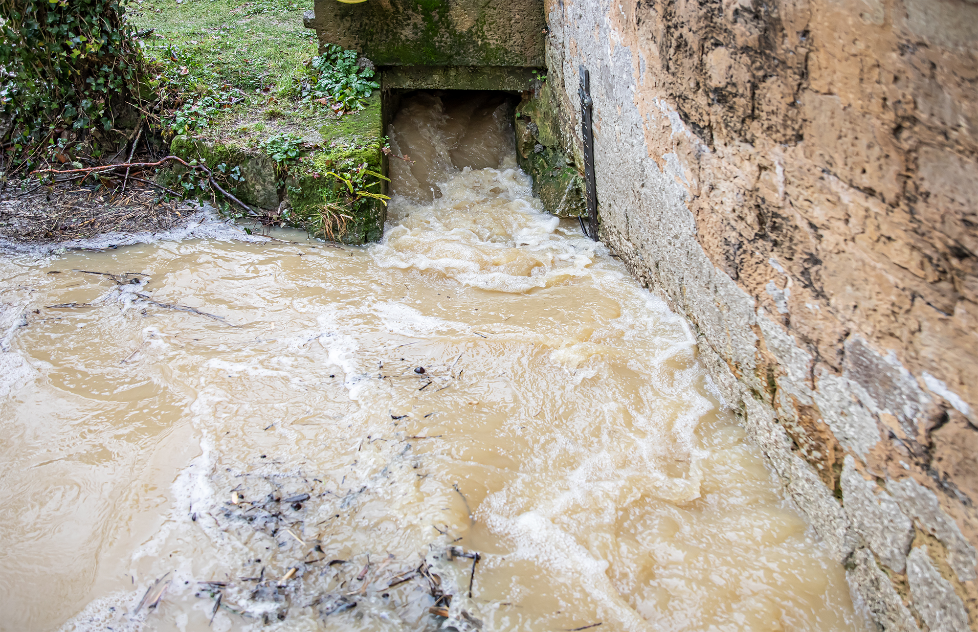 10 L'eau du Midour arrive en bouillonnant 1bis 250121.jpg