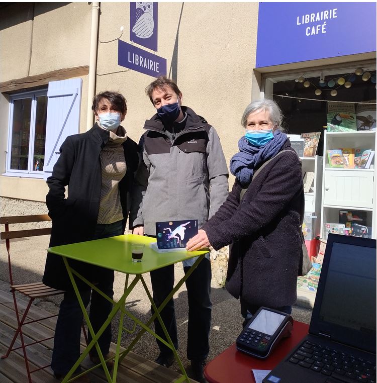 emmanuelle urien la chouette qui lit.JPG