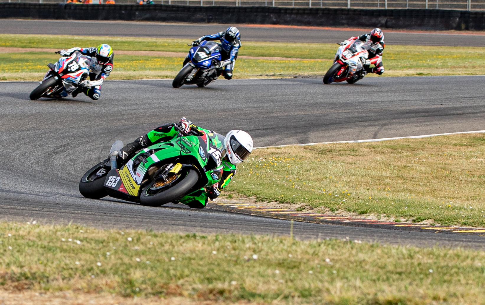 19 Course2 Valentin Debise repart devant  Kenny Foray Matthieu Gines Axel Maurin 1bis 280421.jpg