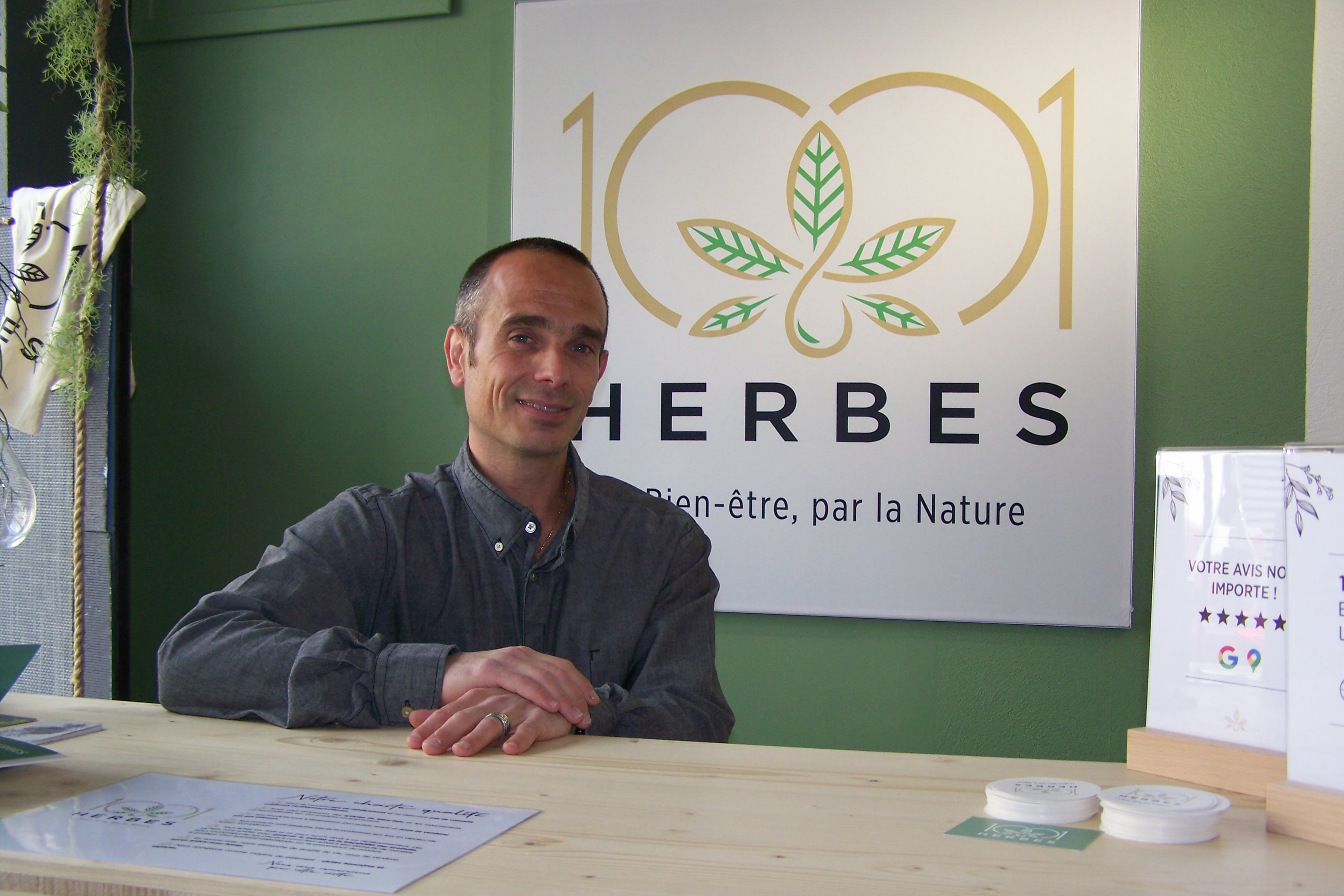 christophe coiffard de la boutique 1001 herbes 001.JPG